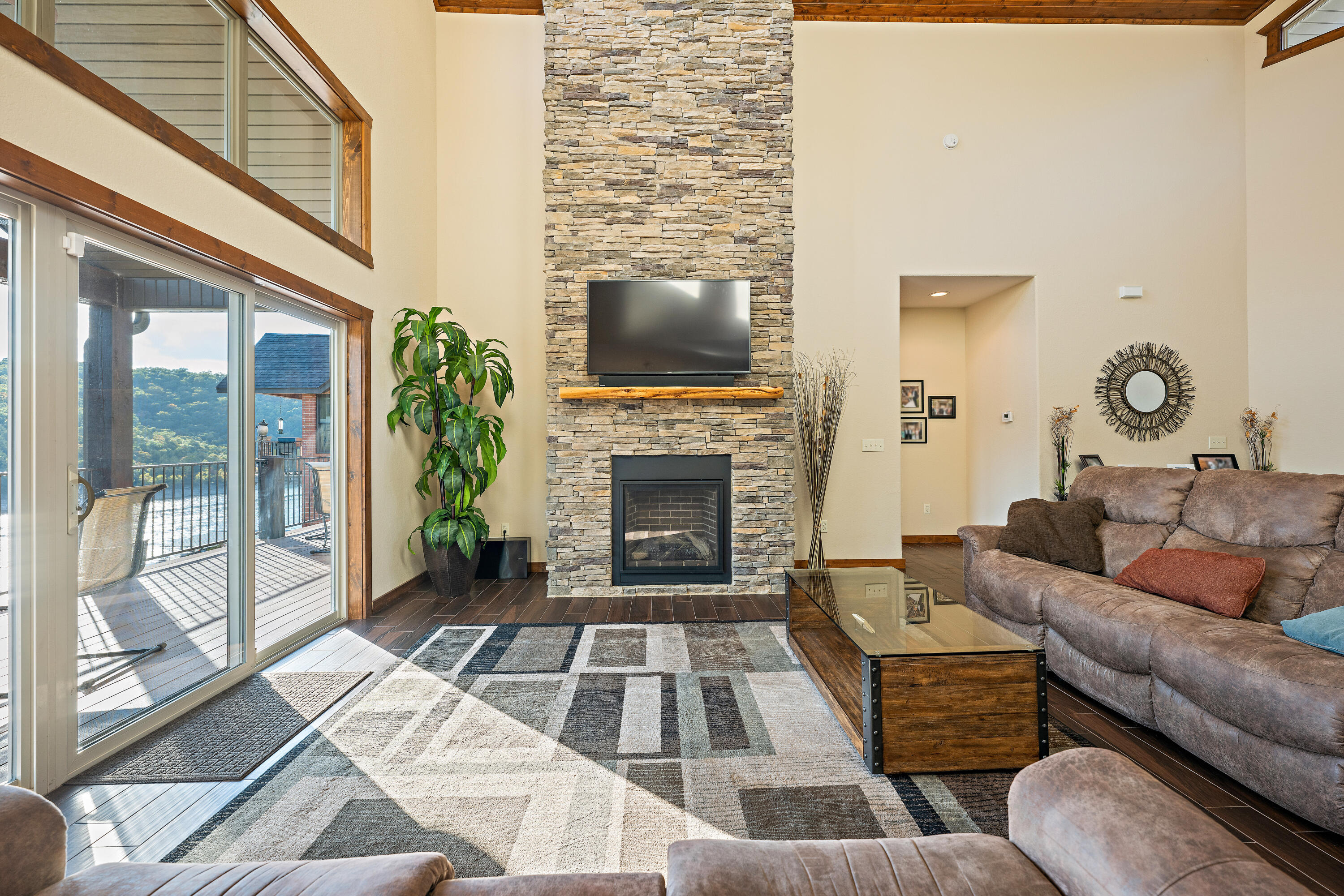 Pinnacle Shores - Residential