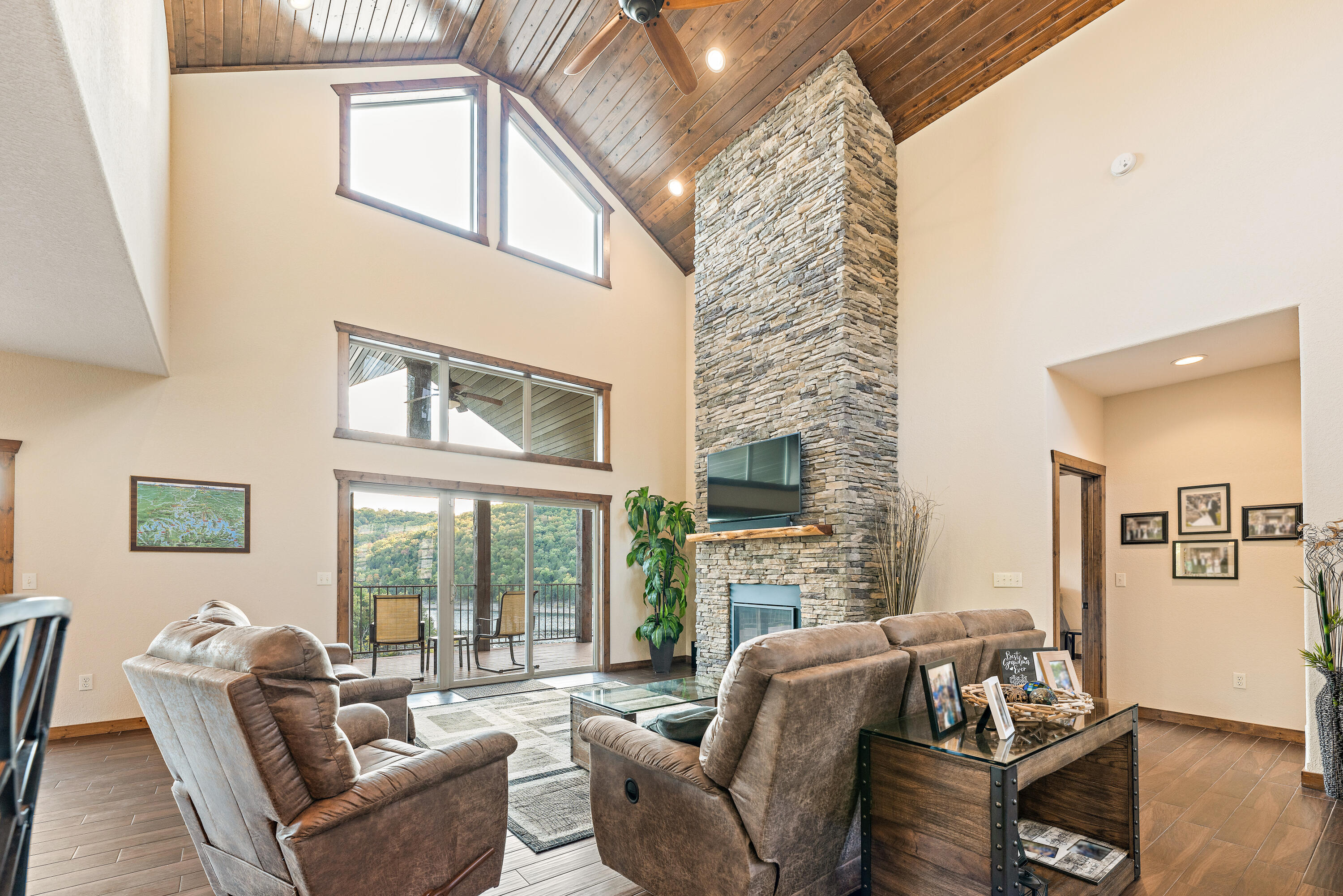 Pinnacle Shores - Residential