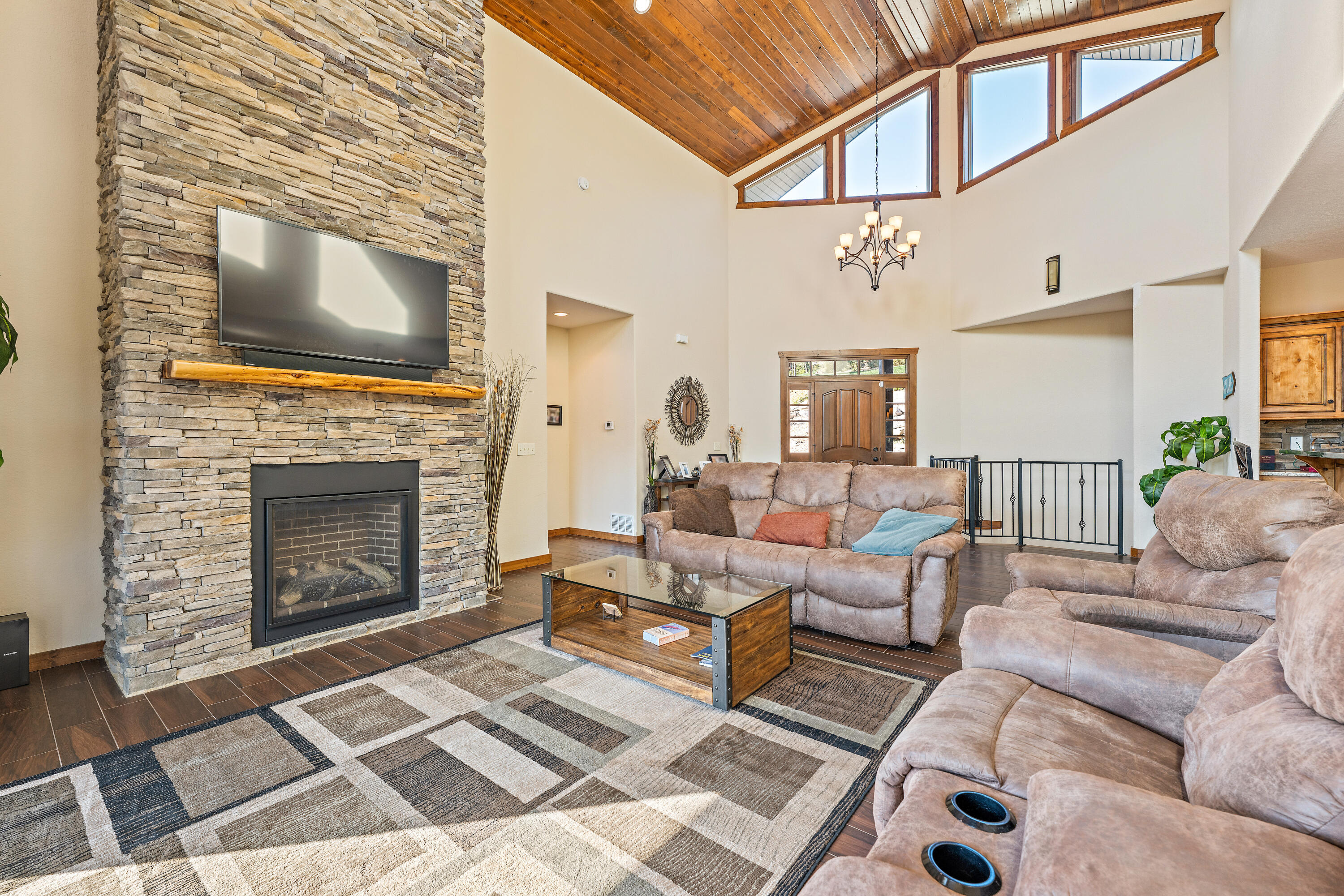 Pinnacle Shores - Residential