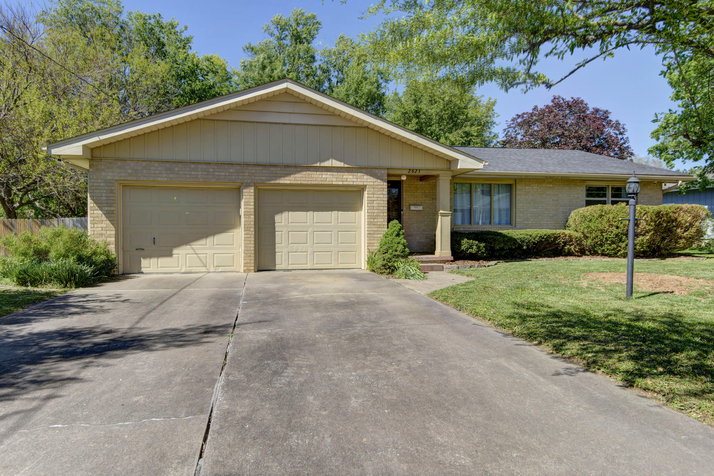Oak Lawn Terrace - Residential