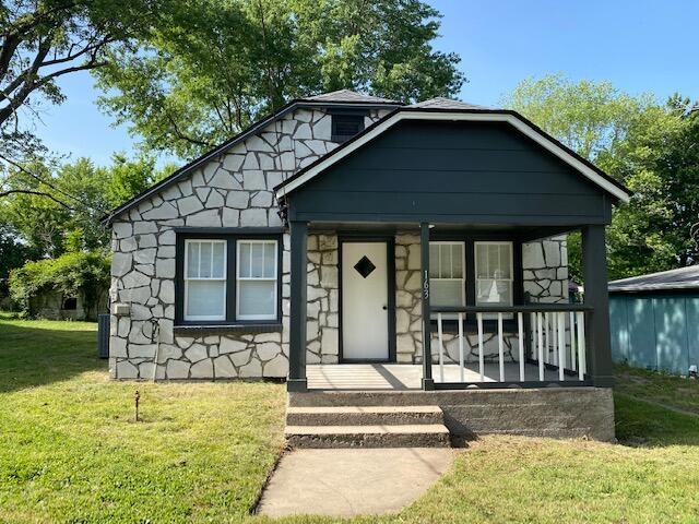 A two-bedroom, one-bathroom stone-sided home in Granby's neighborhood. The house has a large utility room and a spacious living room. It also has a nice carport that provides plenty of space for parking cars. All recently remodeled from top to bottom!