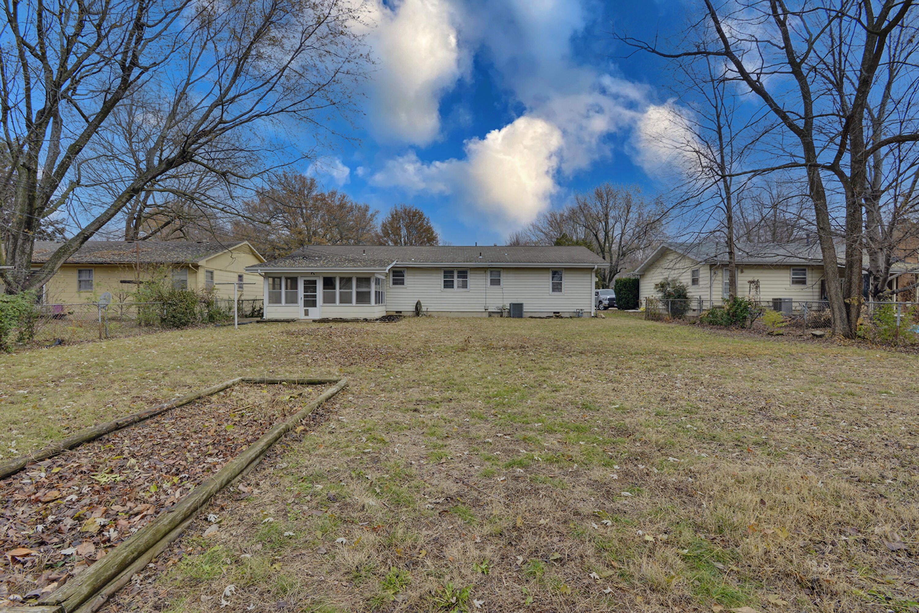 Country Club Terrace - Residential