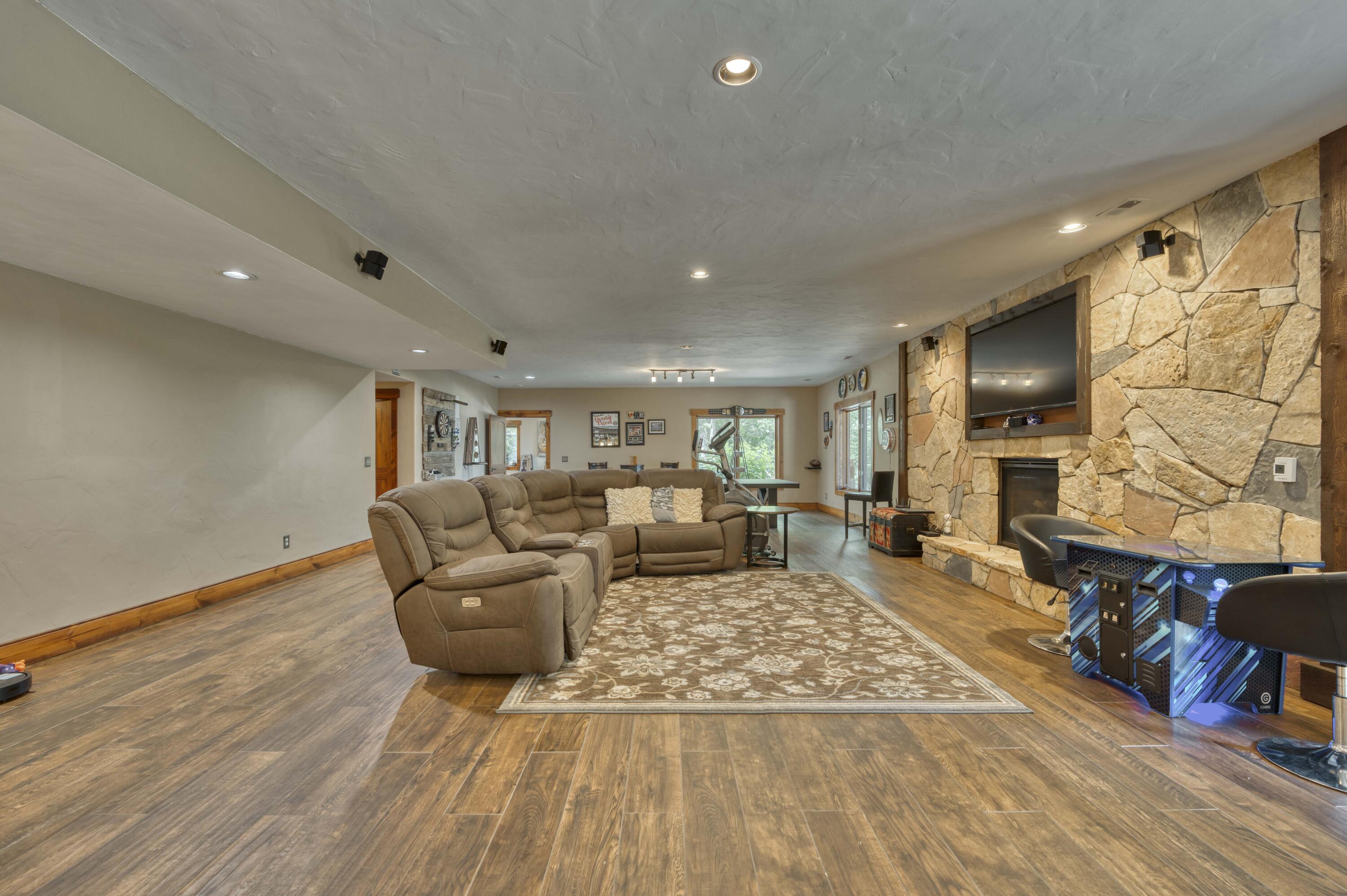 Eaglesgate - Residential