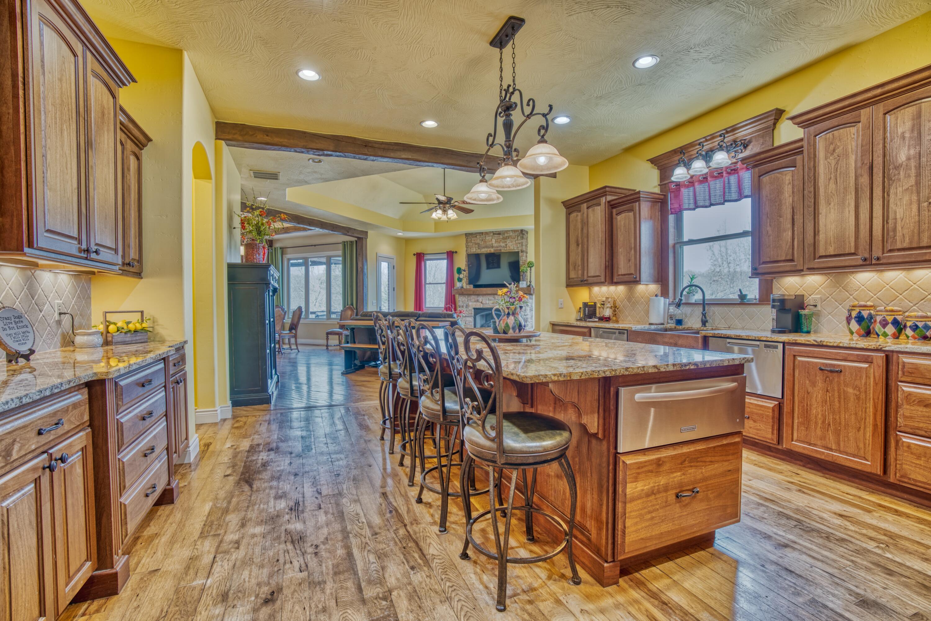 Golden Oaks - Residential