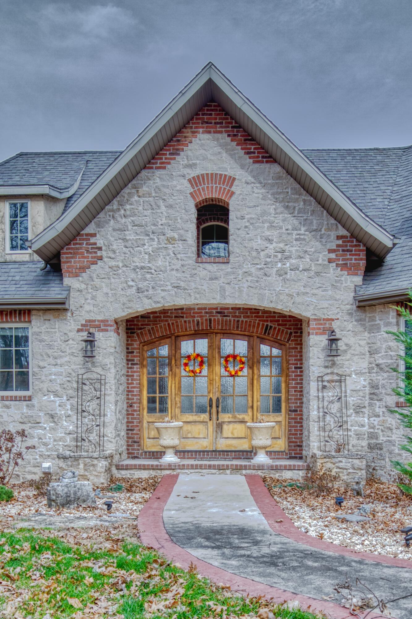 Golden Oaks - Residential