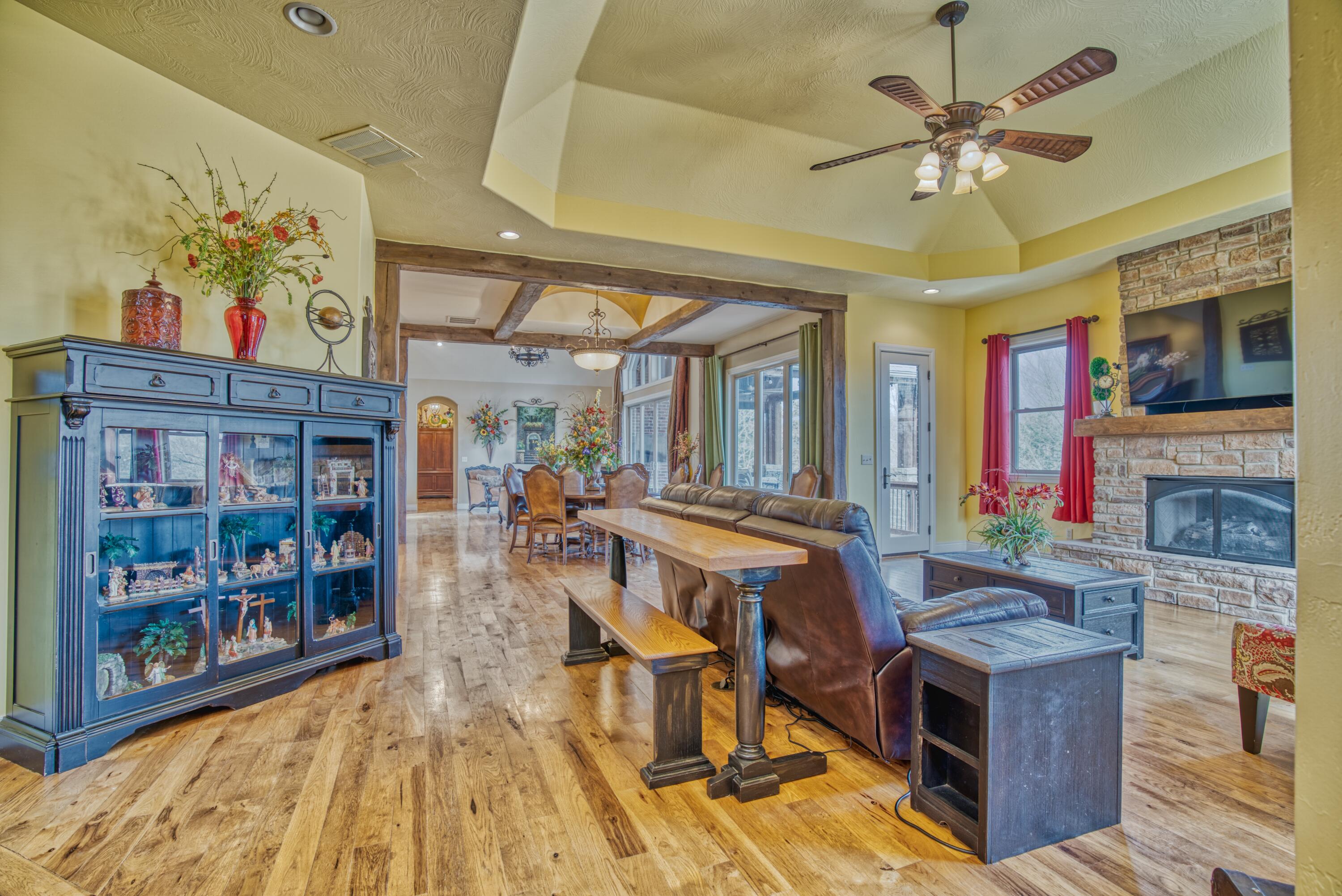 Golden Oaks - Residential