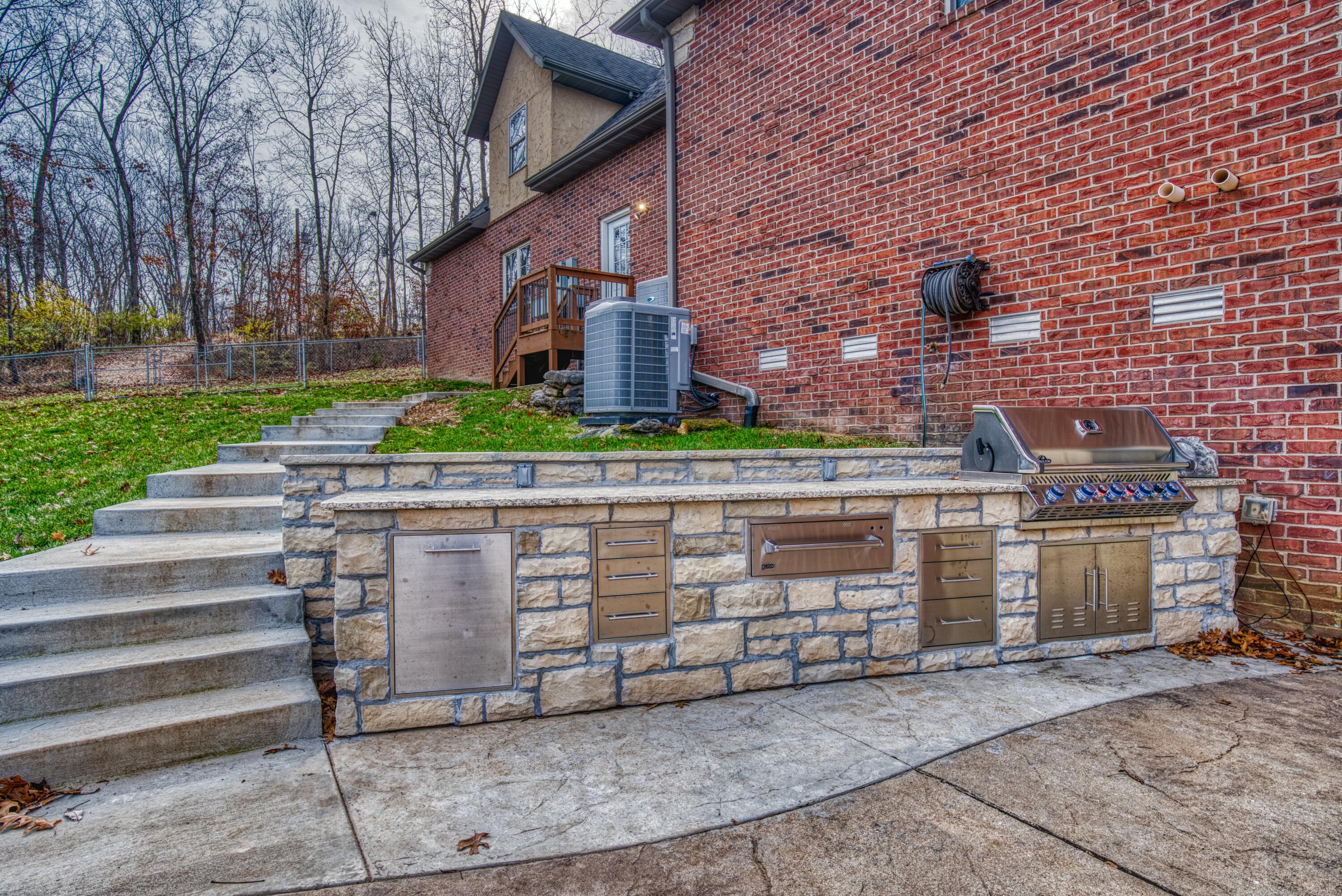 Golden Oaks - Residential