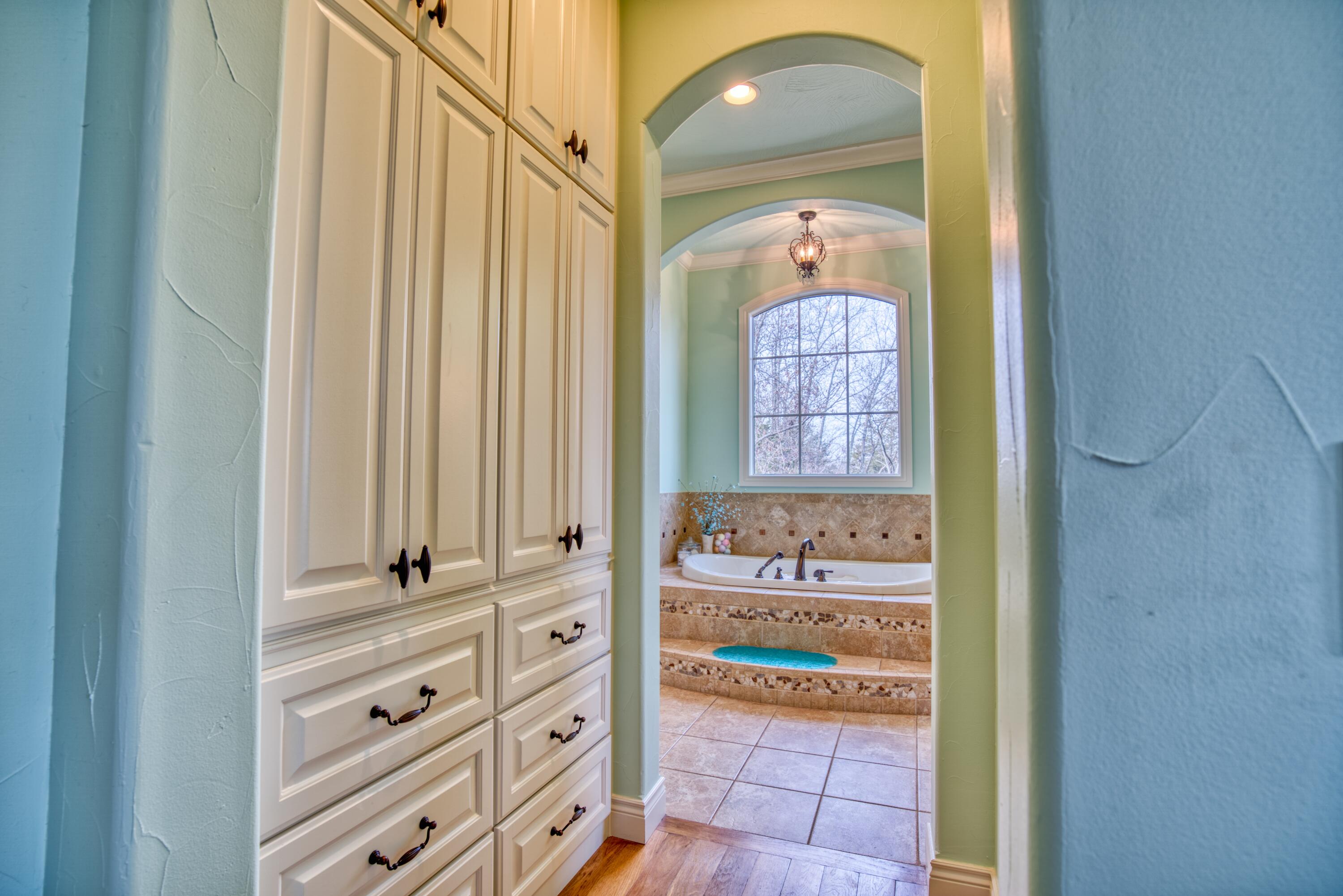 Golden Oaks - Residential
