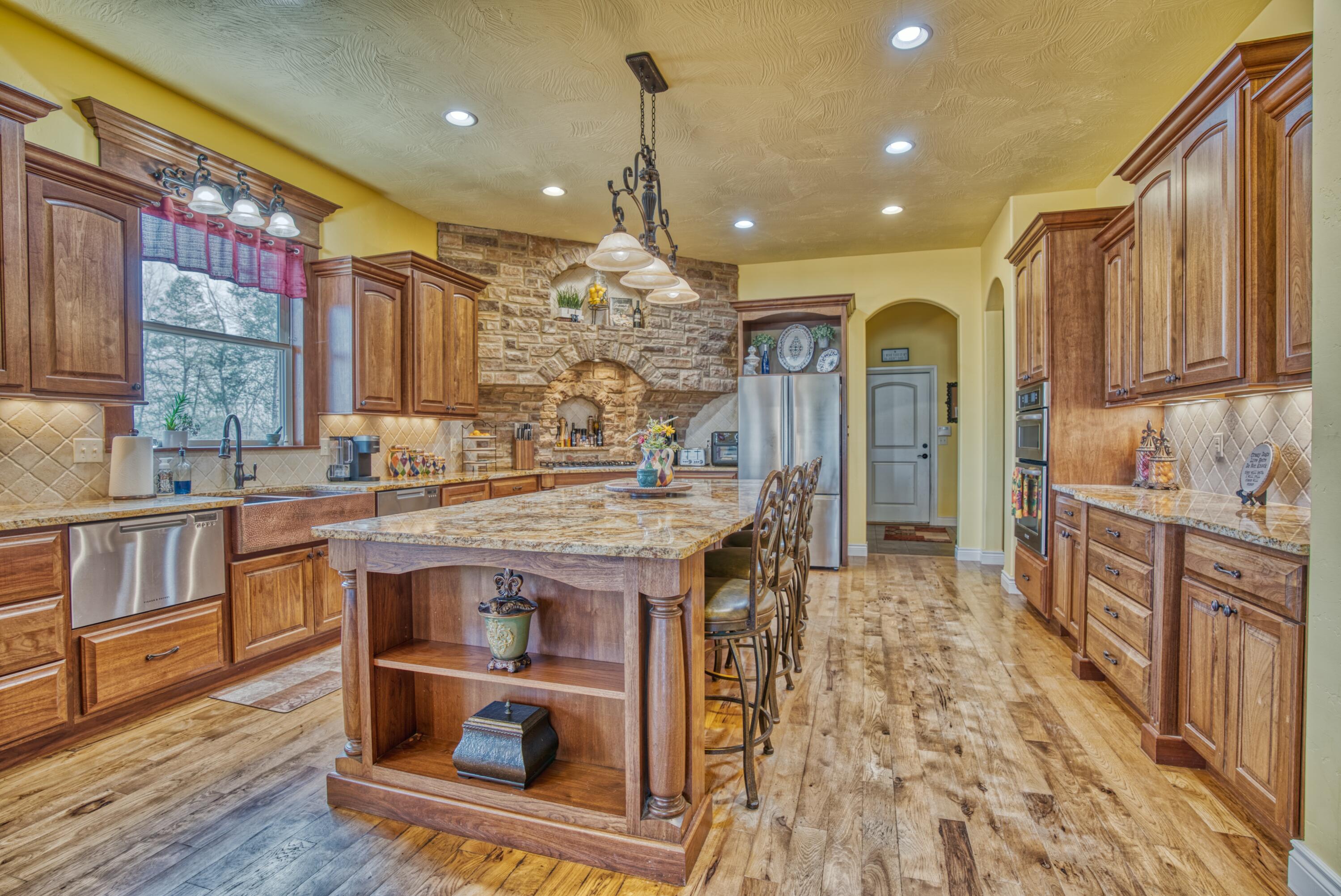 Golden Oaks - Residential