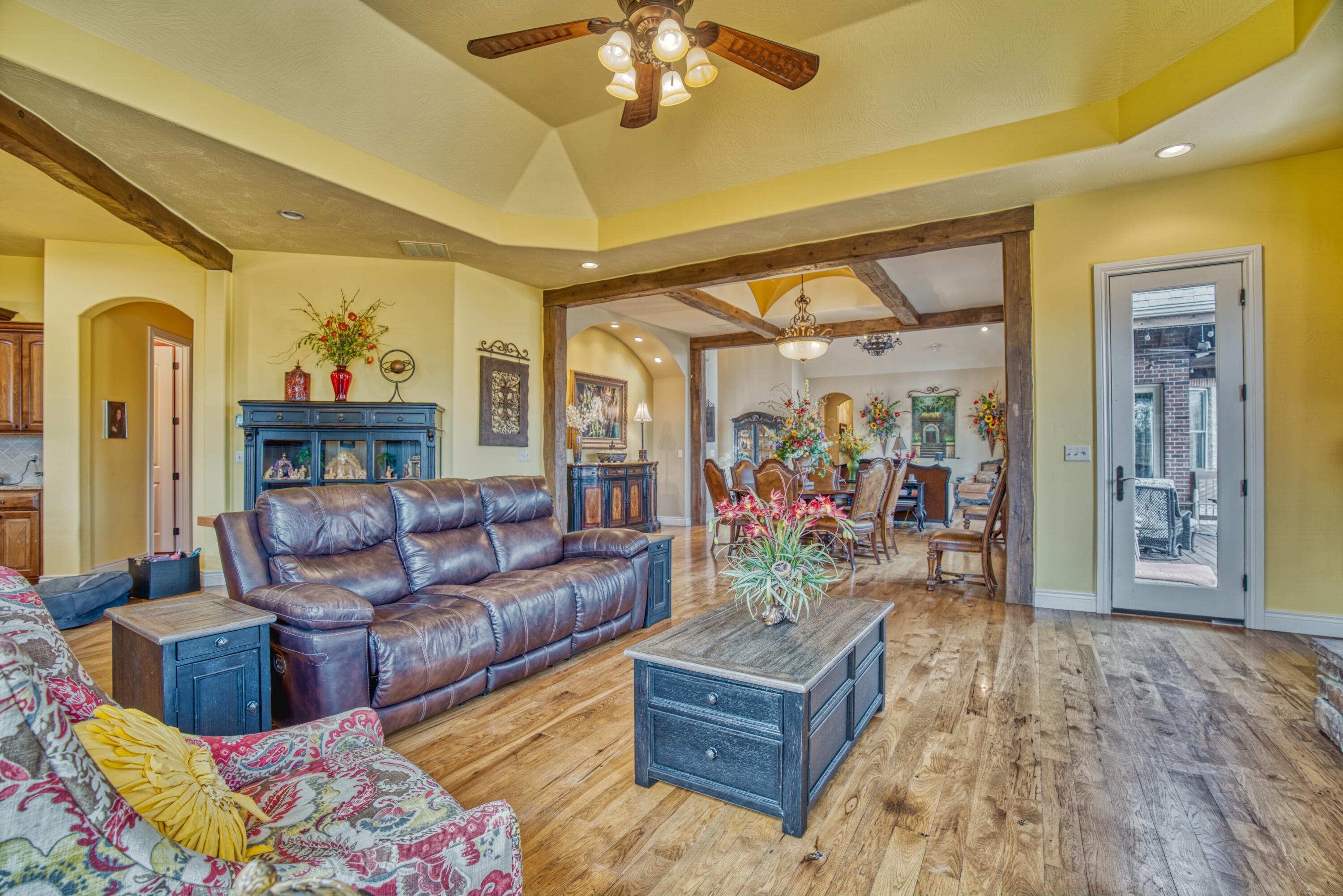Golden Oaks - Residential