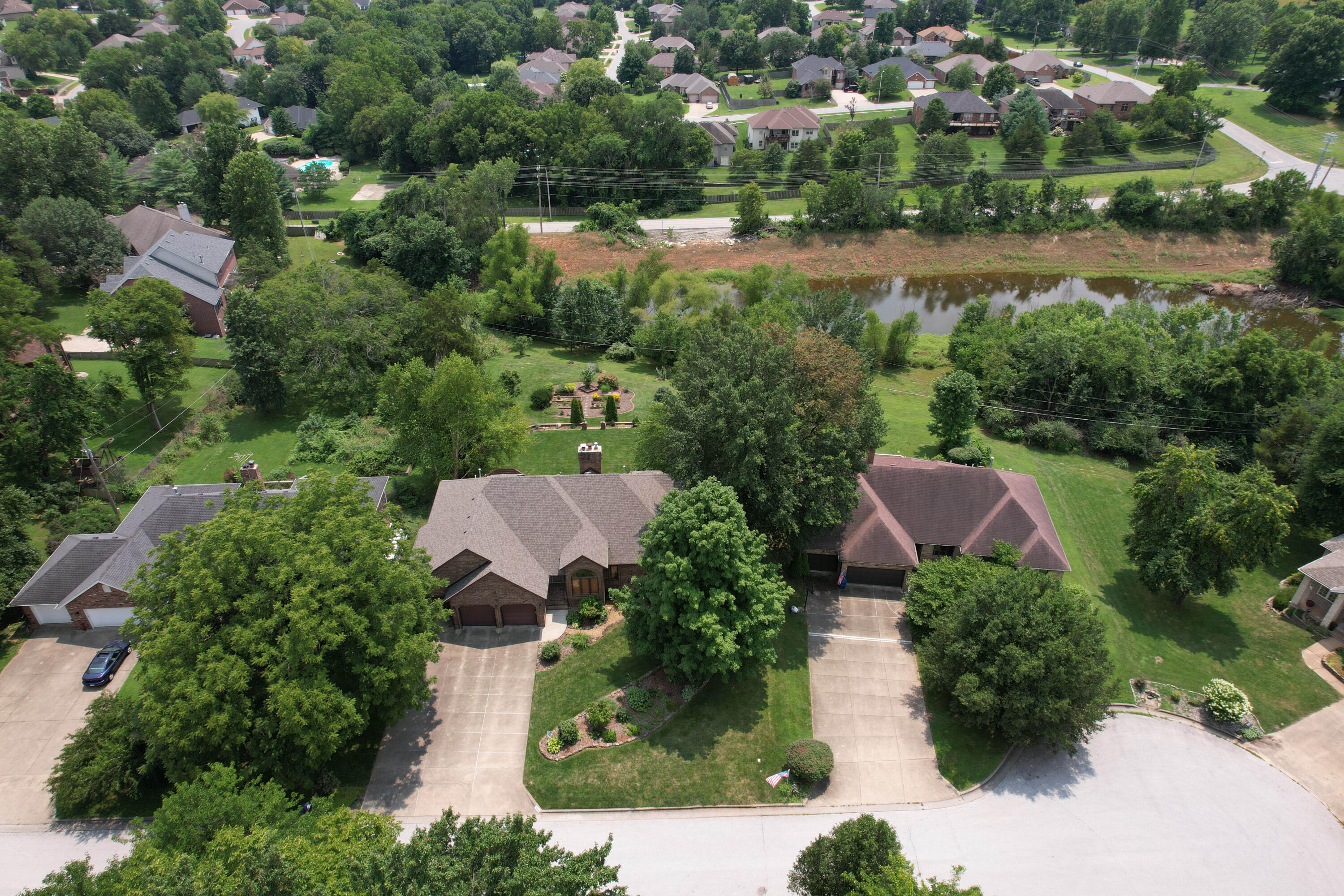 Allen Dale Est - Residential