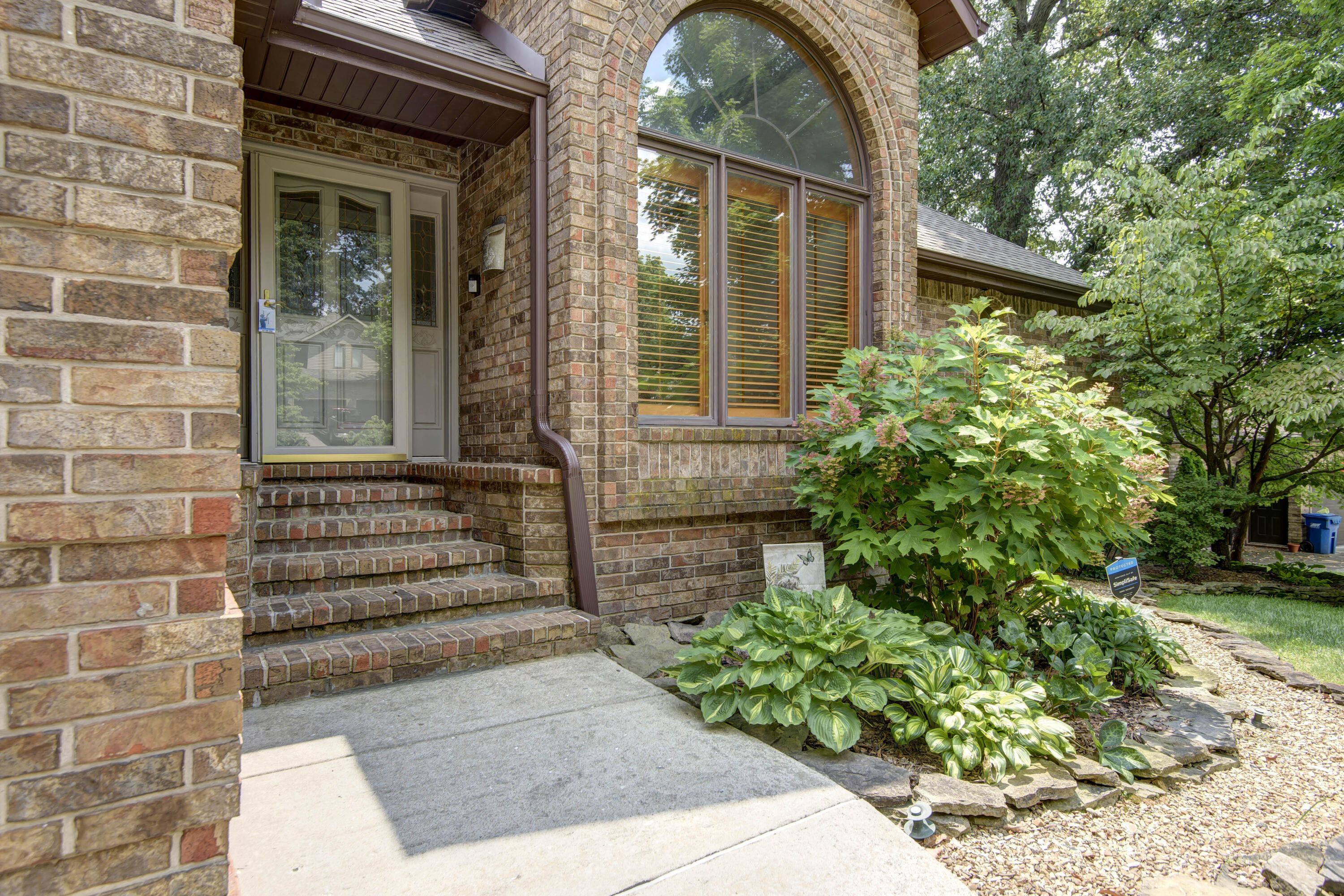 Allen Dale Est - Residential
