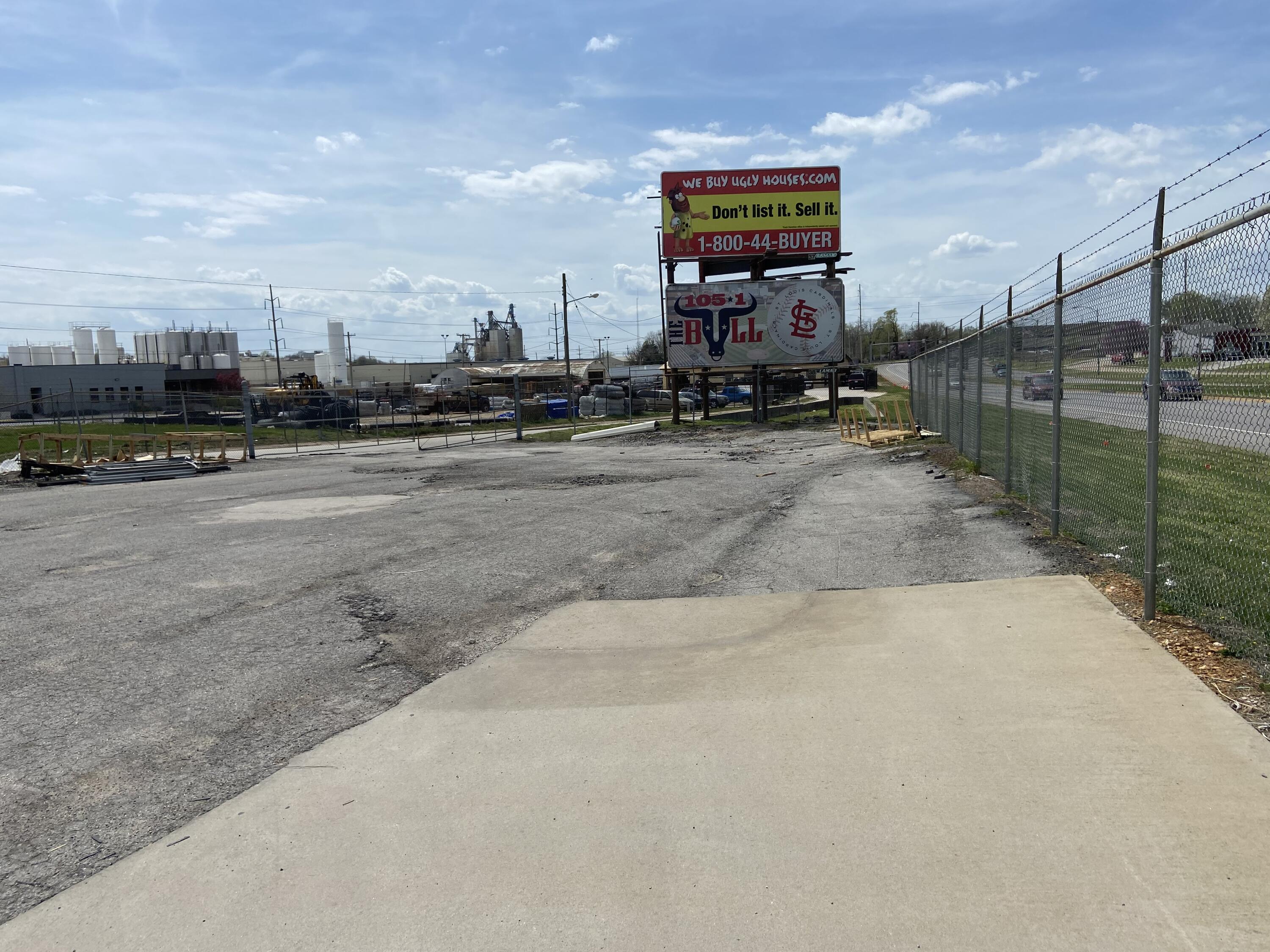 Inside - Commercial Sale