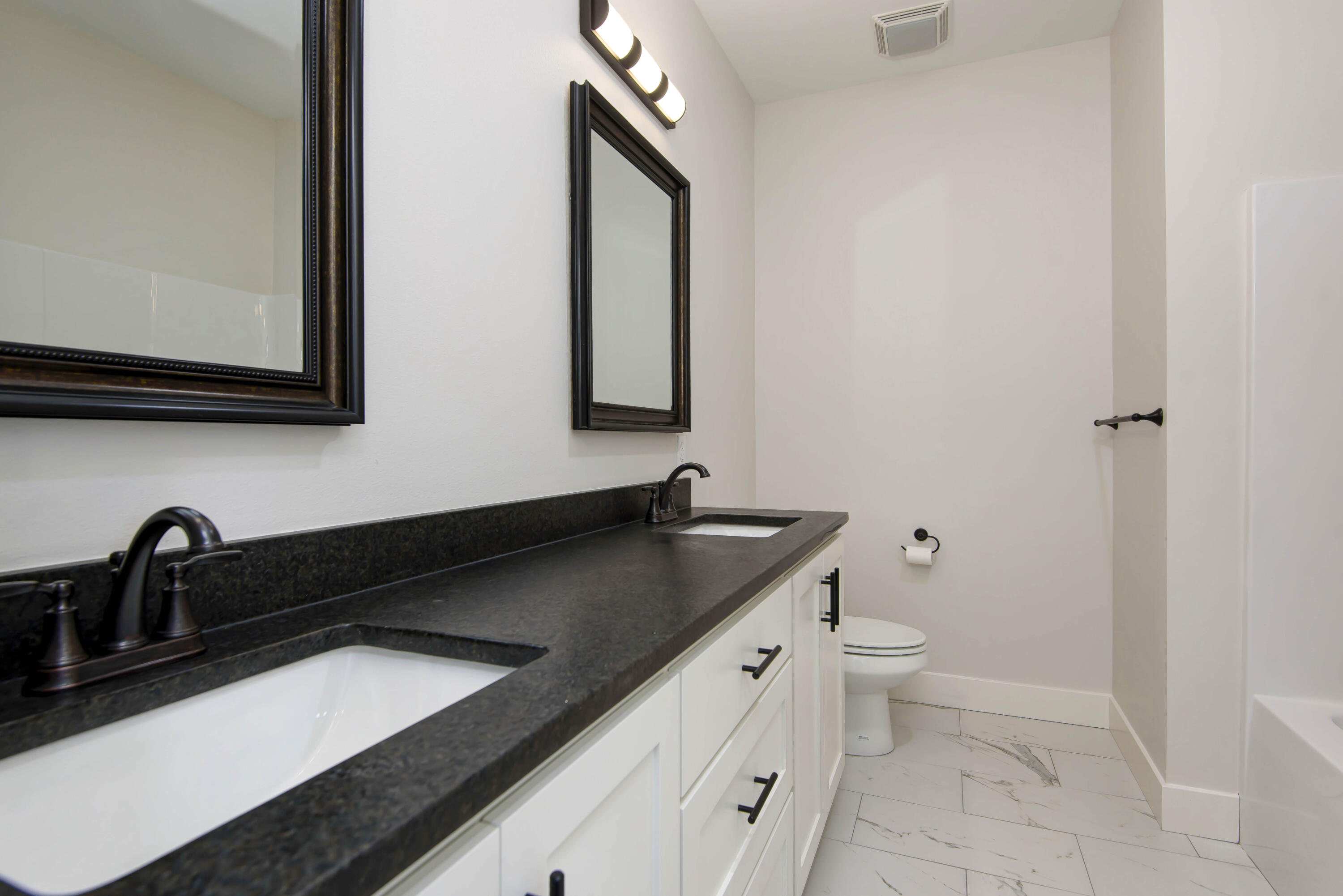 Woodcrest Est - Residential