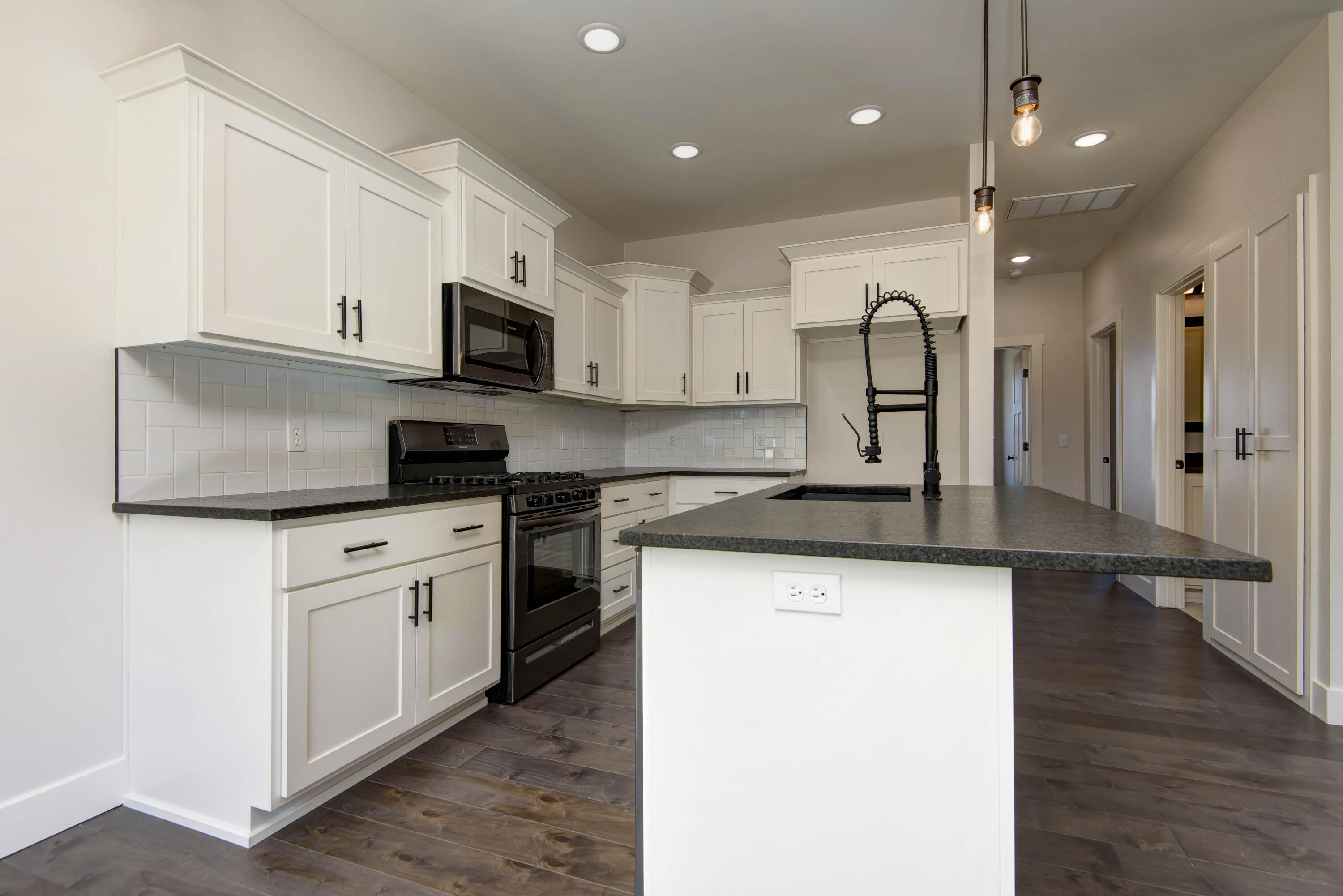 Woodcrest Est - Residential