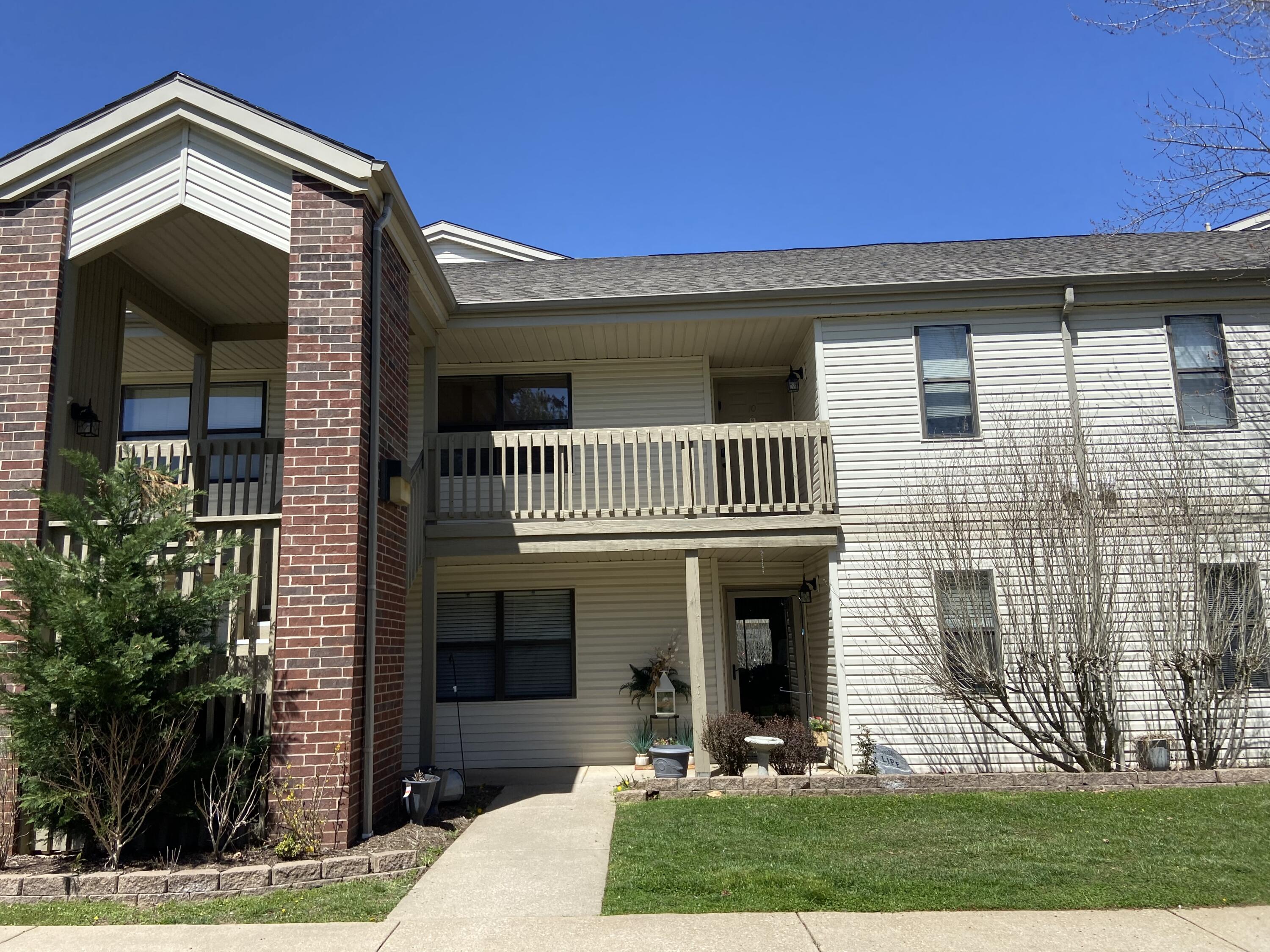 Pointe Royale Condos - Residential