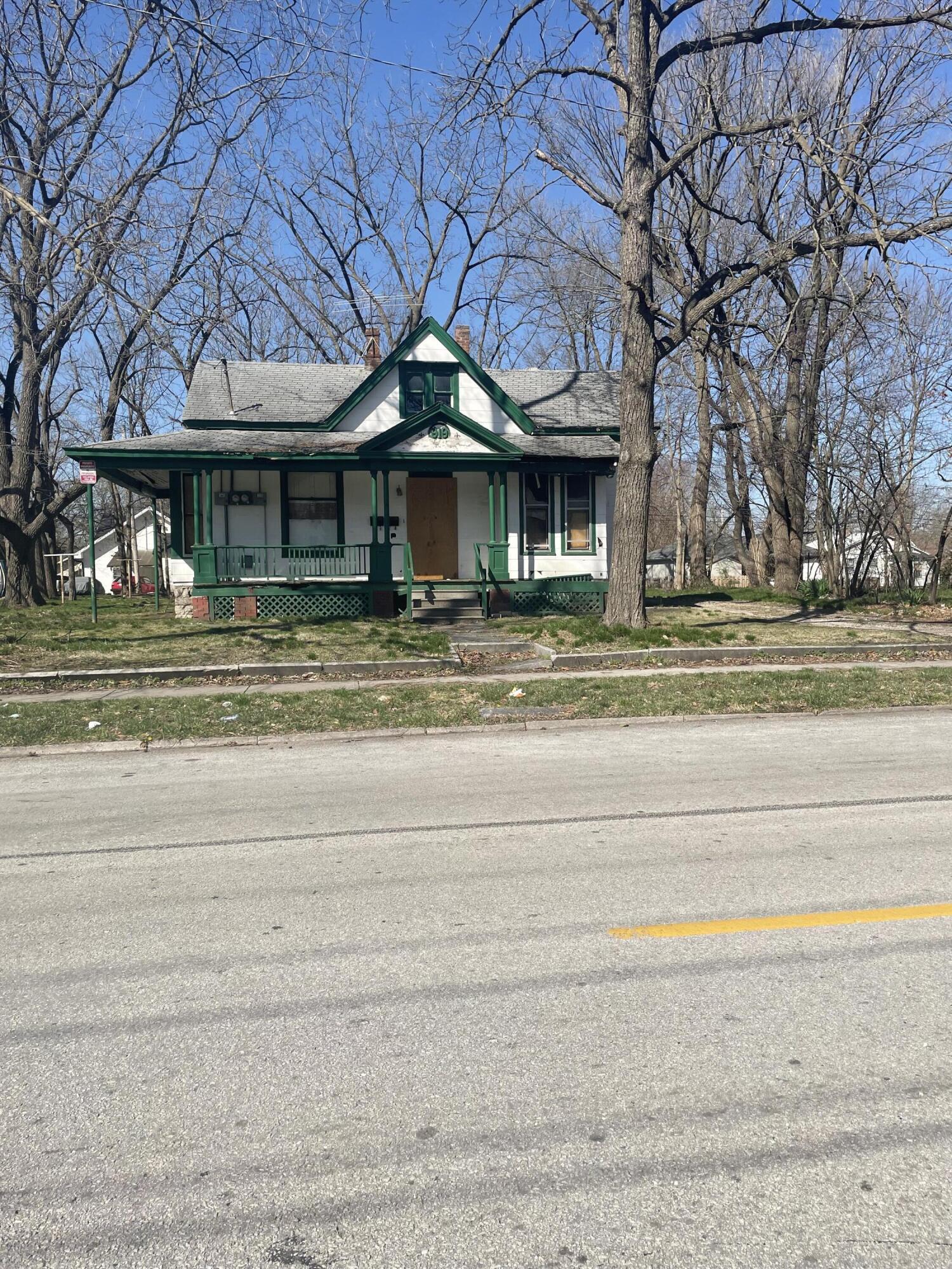 Dutton Place - Residential