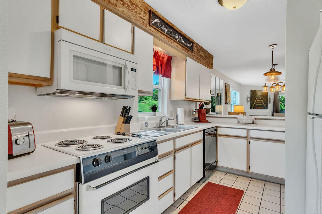 Pointe Royale Condos - Residential