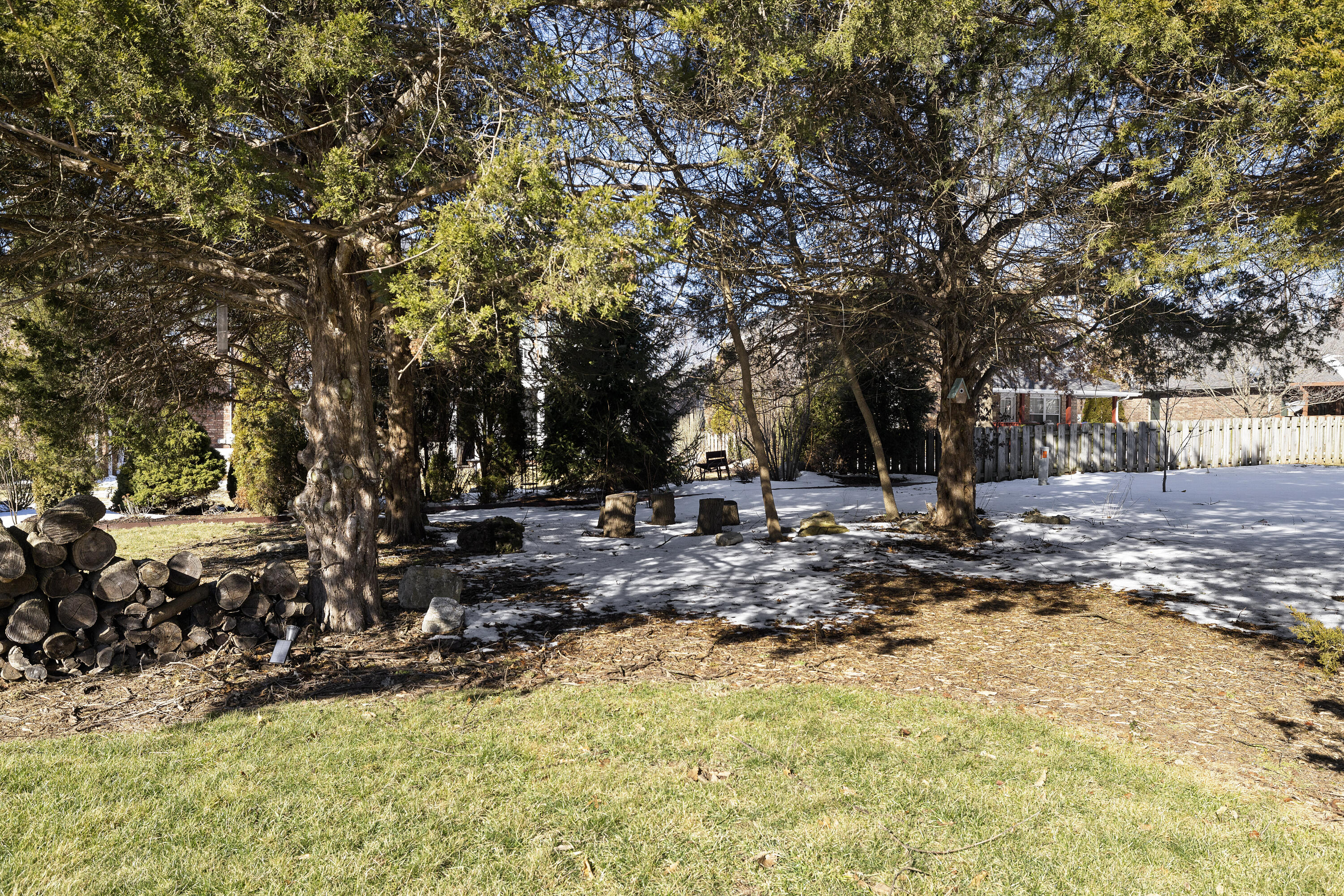 You will not want to miss 0.24 acres that is located in a prime area of Springfield. This would be the perfect land to build a brand new home within minutes of Battlefield and 65.