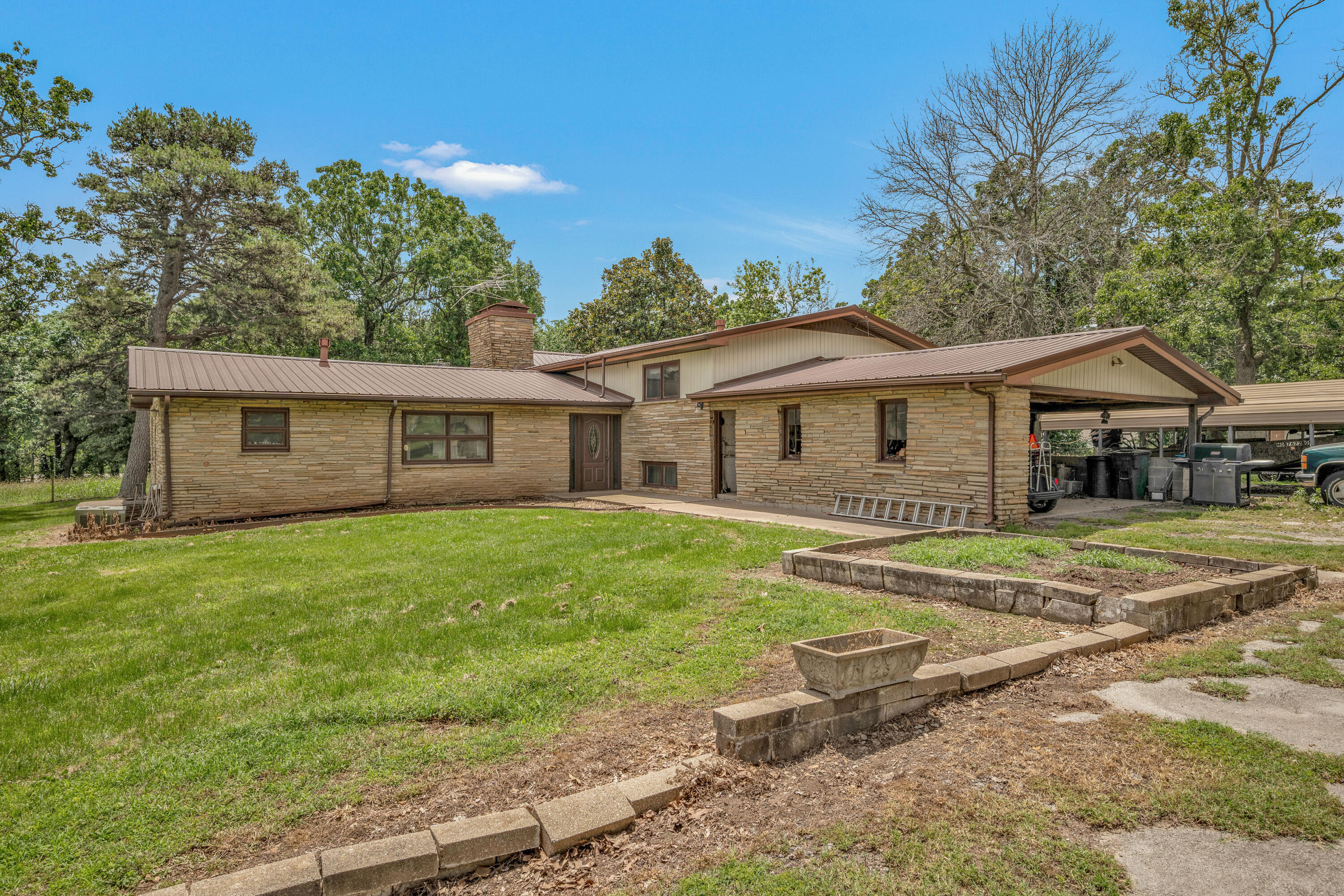 View Neosho, MO 64850 house