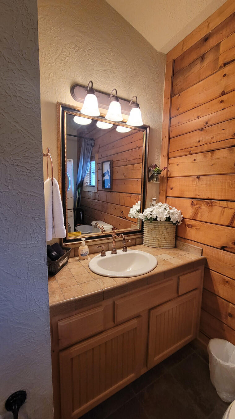 The Cabins at Grand Mountain - Residential