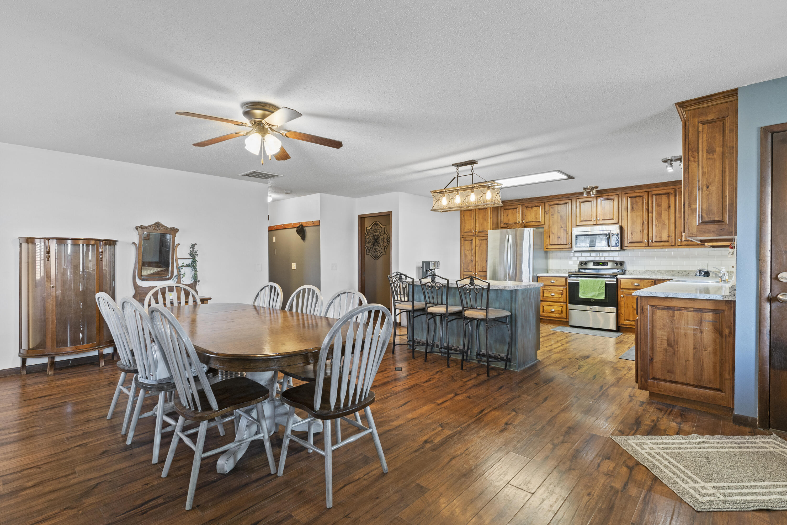 Lurvey's Ridgecrest - Residential