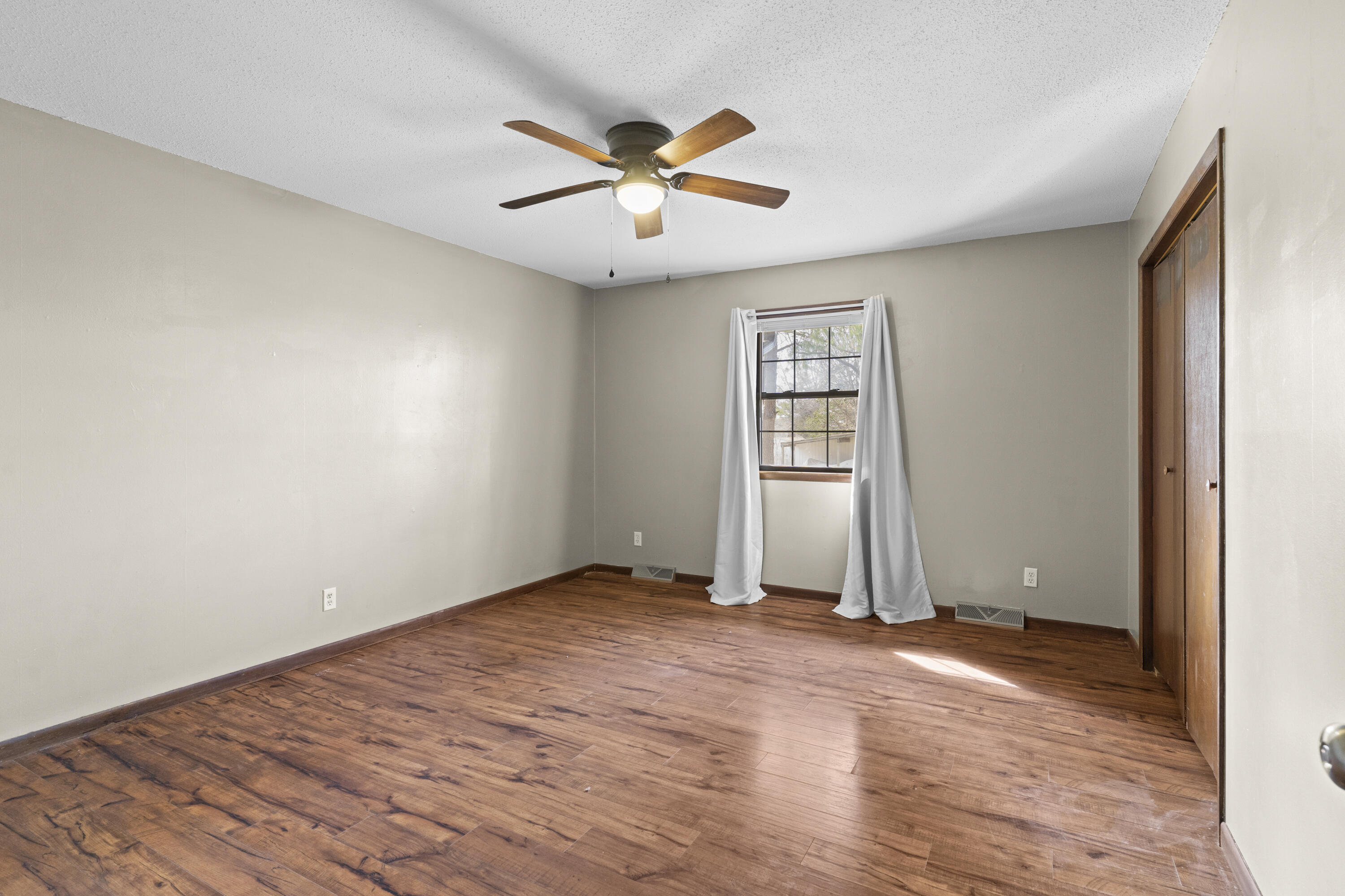 Lurvey's Ridgecrest - Residential