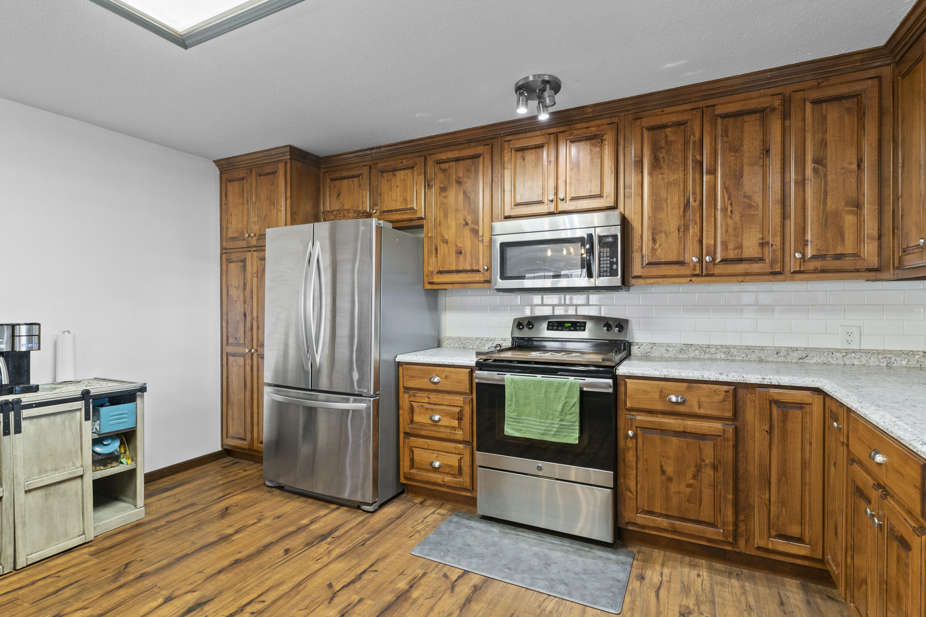 Lurvey's Ridgecrest - Residential