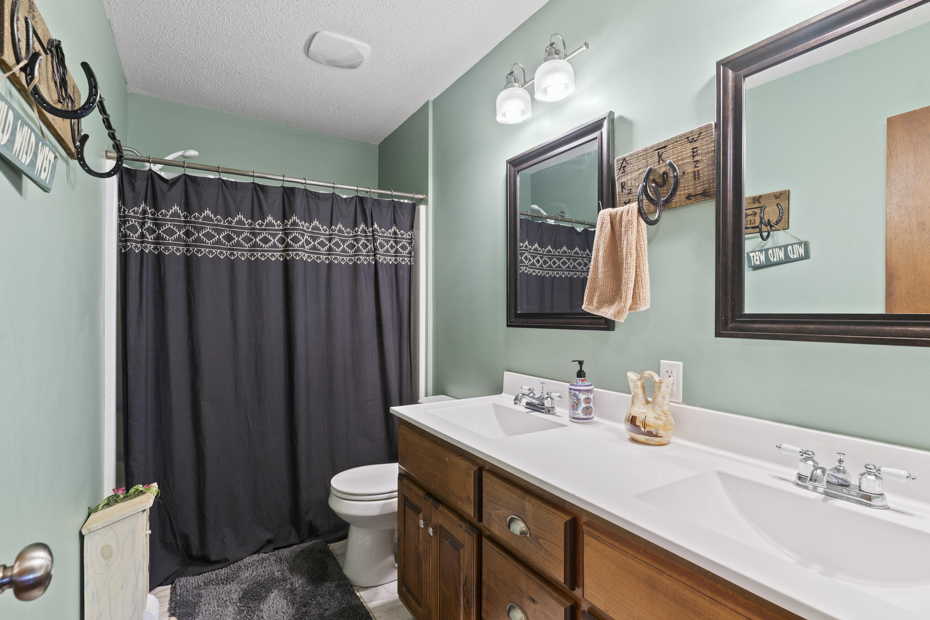 Lurvey's Ridgecrest - Residential