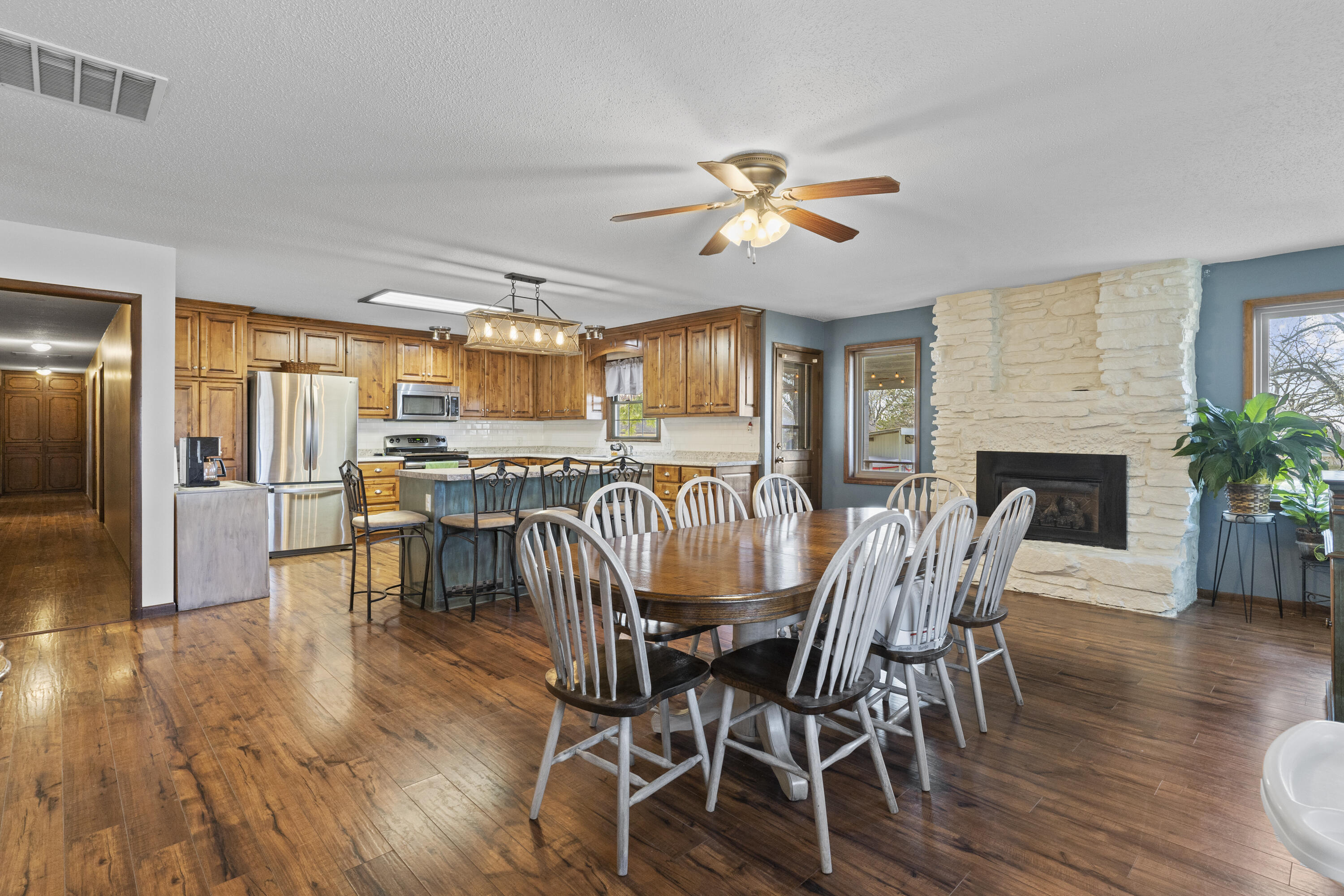 Lurvey's Ridgecrest - Residential