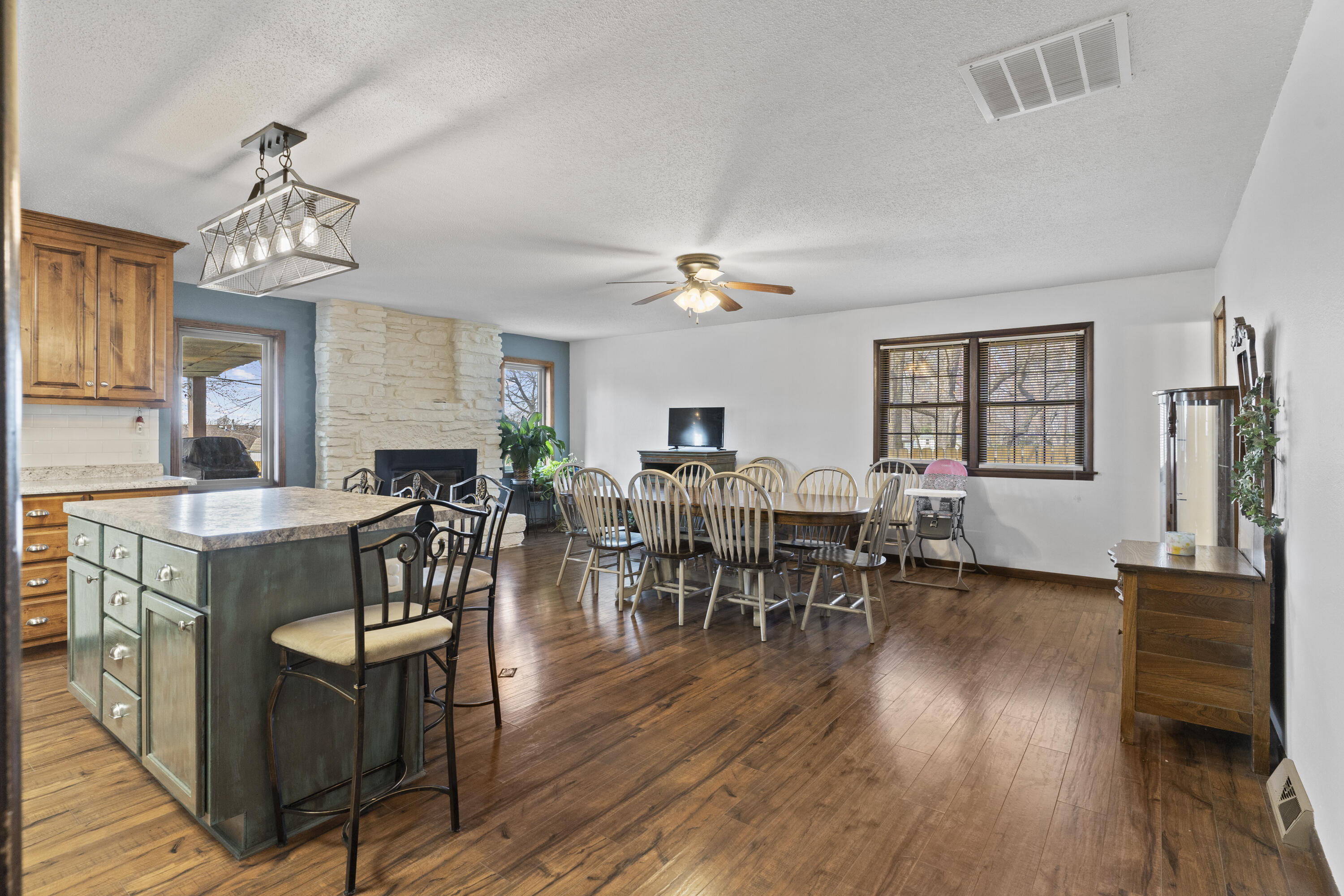 Lurvey's Ridgecrest - Residential