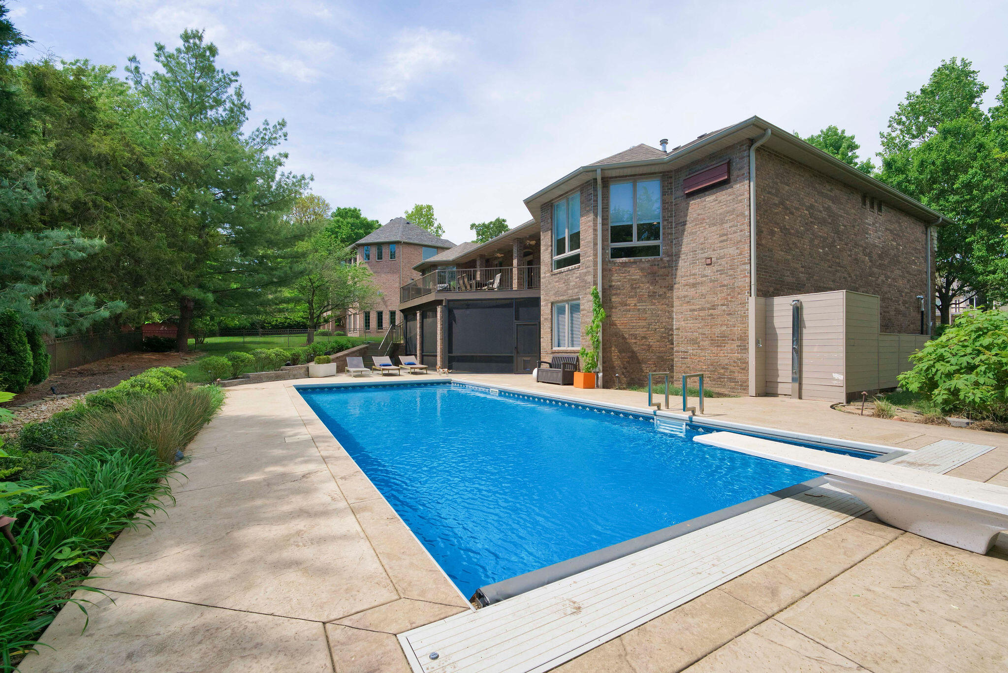 Emerald Pointe - Residential