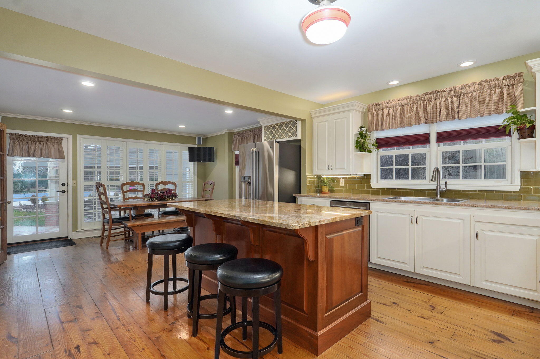 Country Club Distrct - Residential