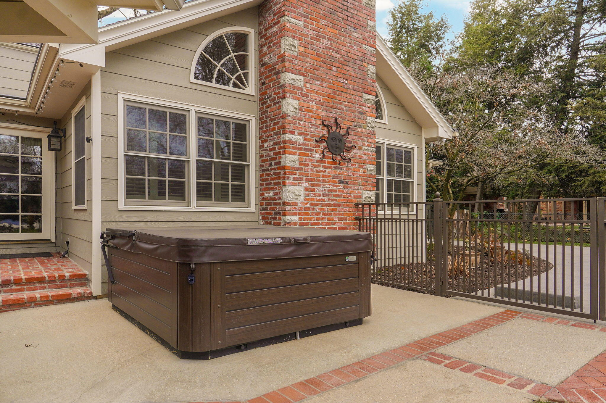 Country Club Distrct - Residential