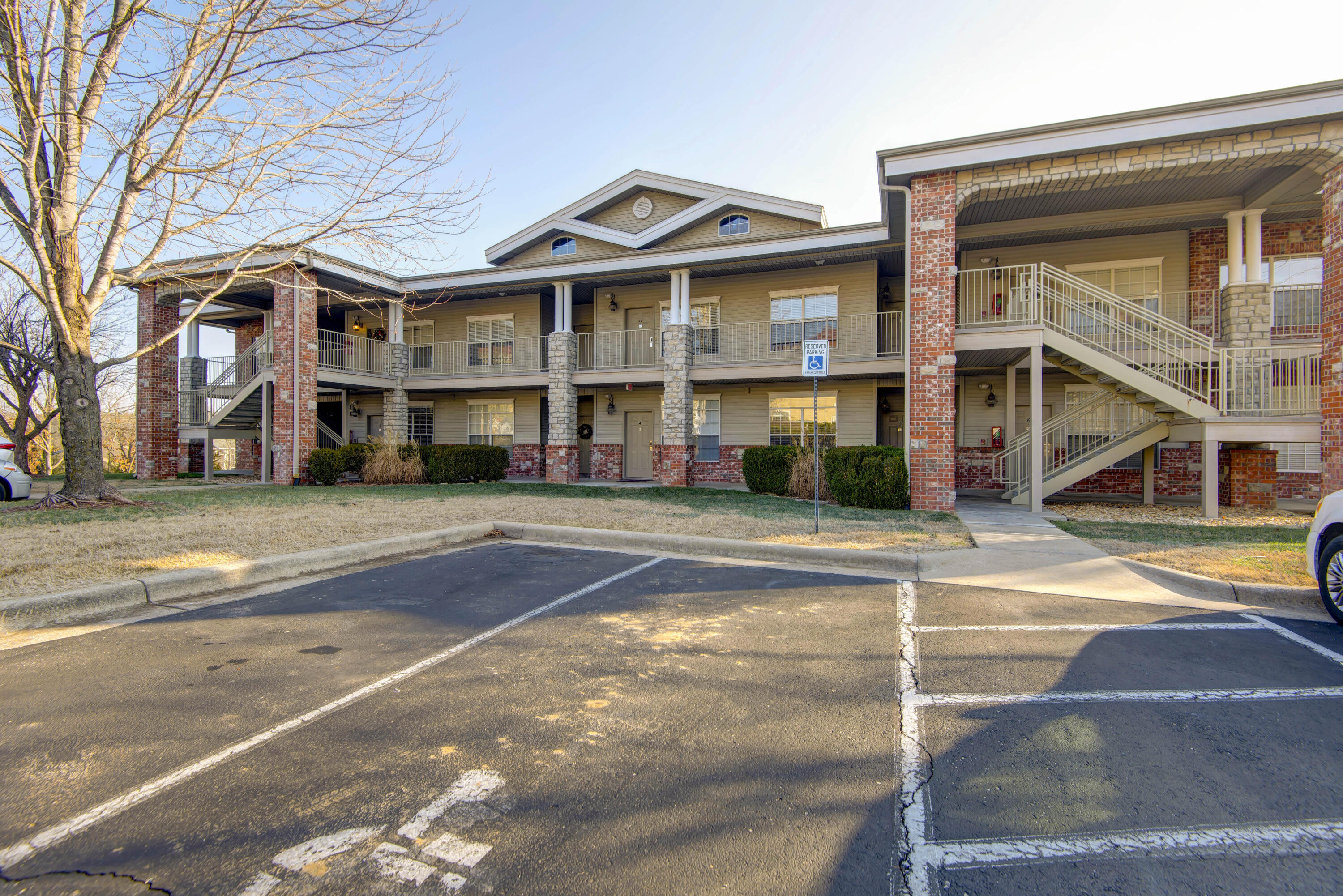 Thousand Hills/Tuscany Place - Residential
