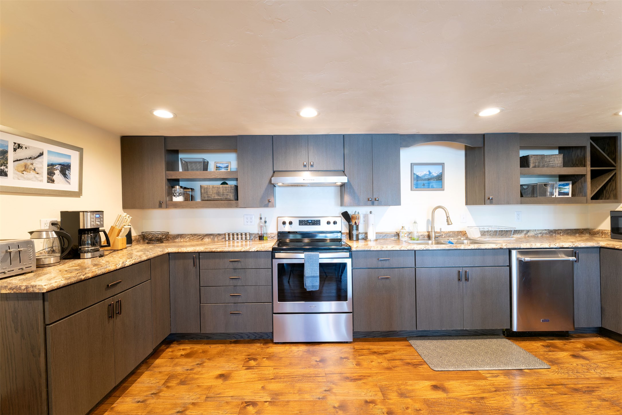 Bigfork, Montana 59911, United States, 5 Bedrooms Bedrooms, ,4 BathroomsBathrooms,Residential,Active,147438