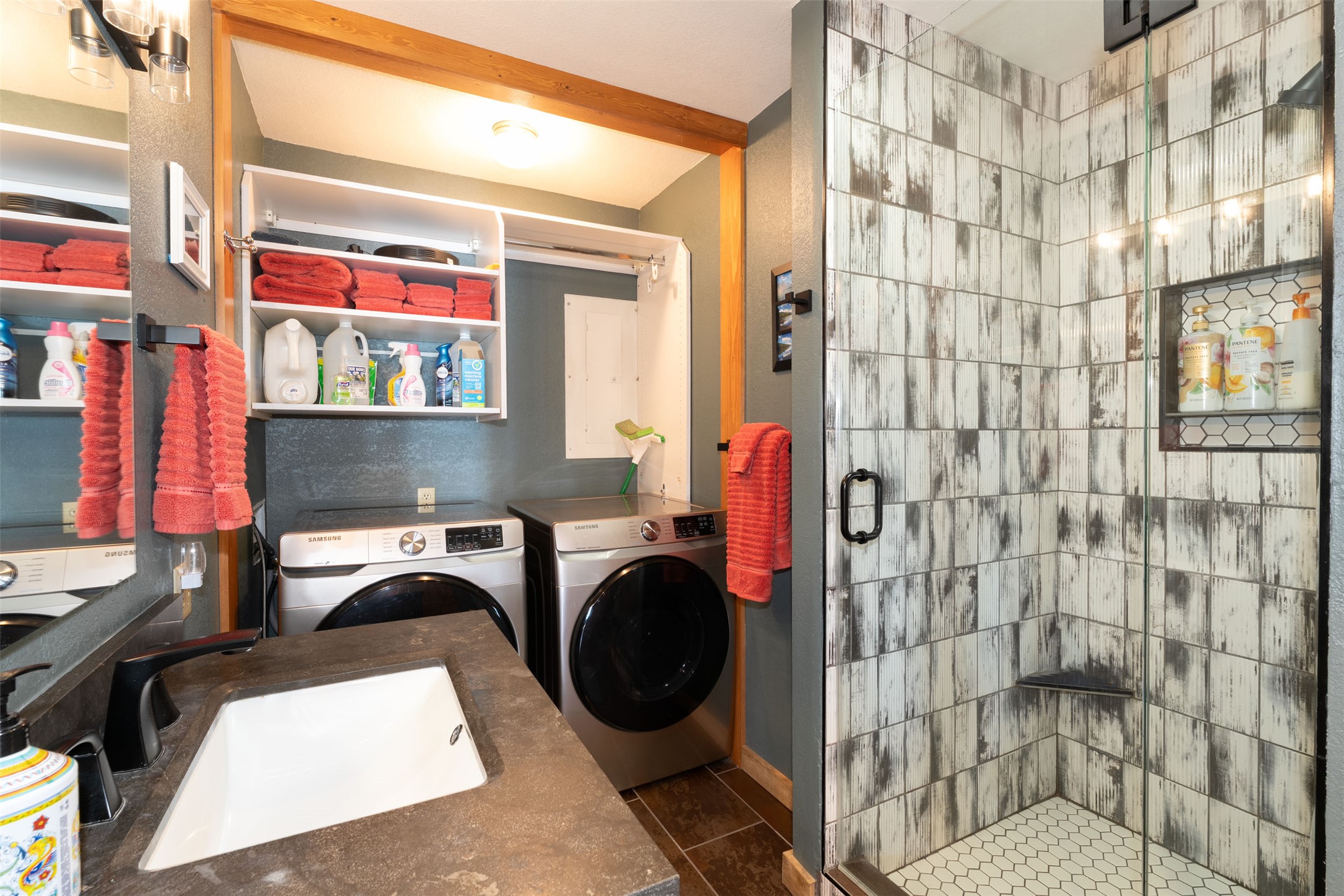 Bigfork, Montana 59911, United States, 5 Bedrooms Bedrooms, ,4 BathroomsBathrooms,Residential,Active,147438