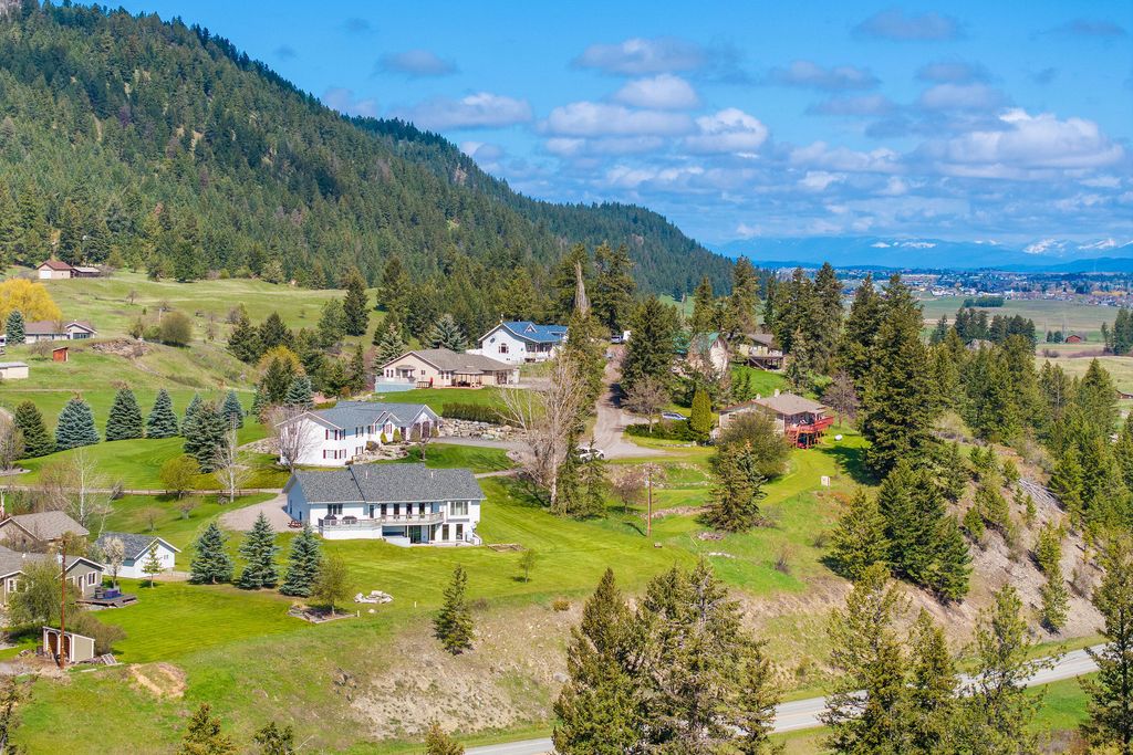 Photo of 44 Knapp Lane, Kalispell, MT 59901 (MLS # 30069795)