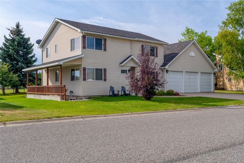 Photo of 300 Summit Ridge Drive, Kalispell, MT 59901 (MLS # 30056592)