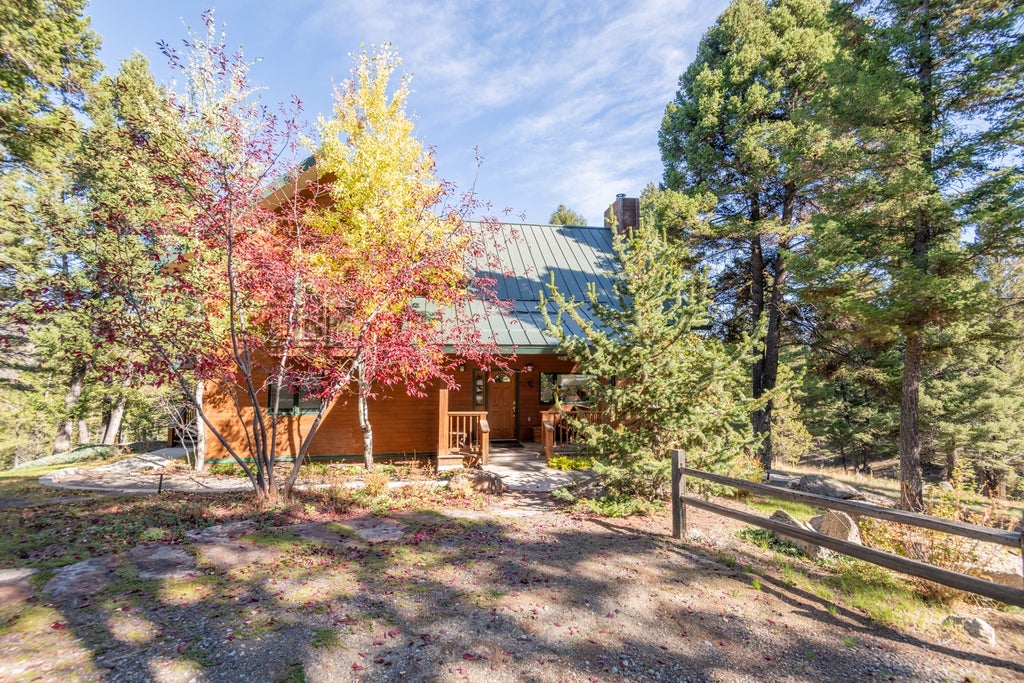 Photo of 2220 Janney Road, Butte, MT 59701 (MLS # 30079960)