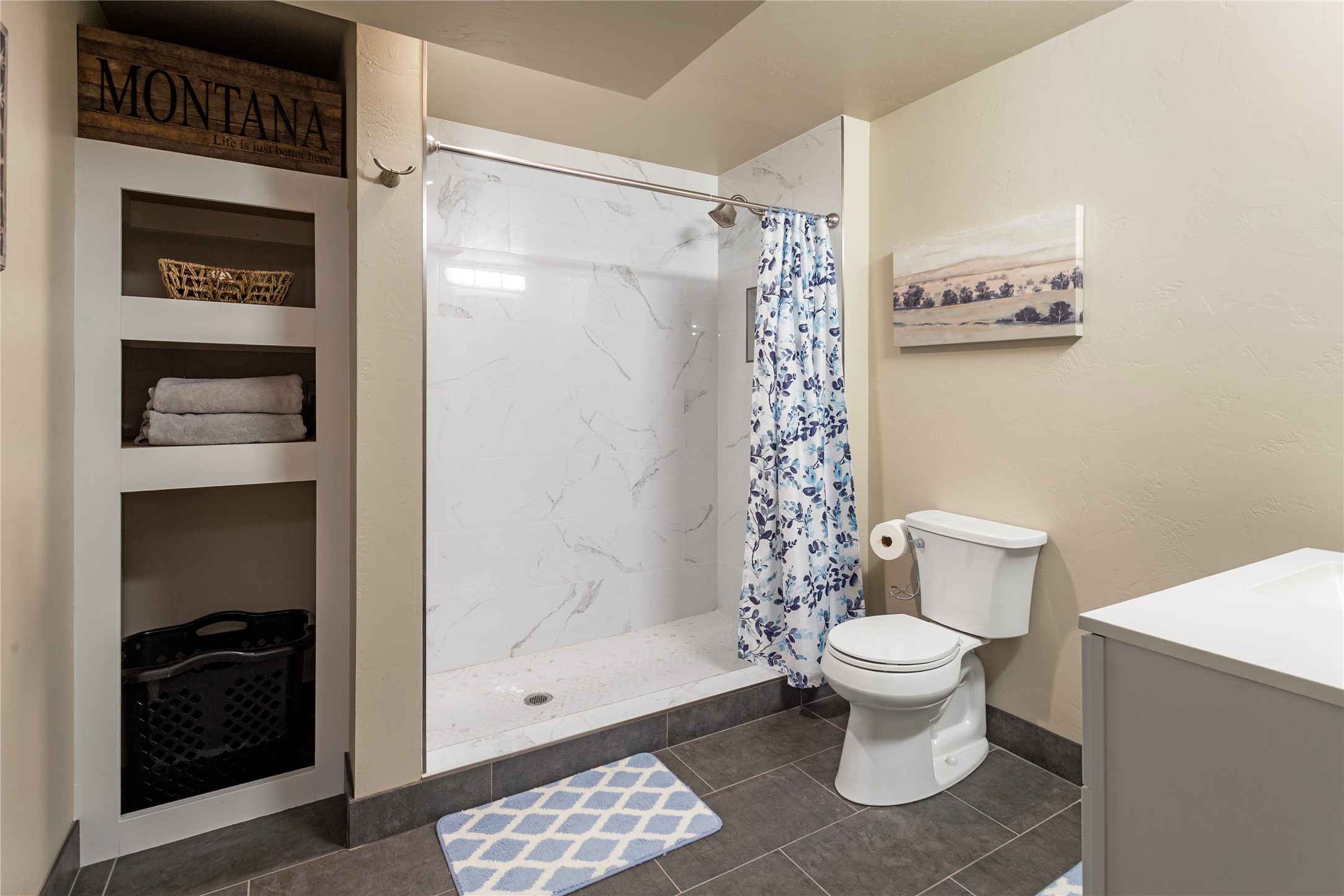 Butte, Montana 59701, United States, 5 Bedrooms Bedrooms, ,3 BathroomsBathrooms,Residential,Active,136738