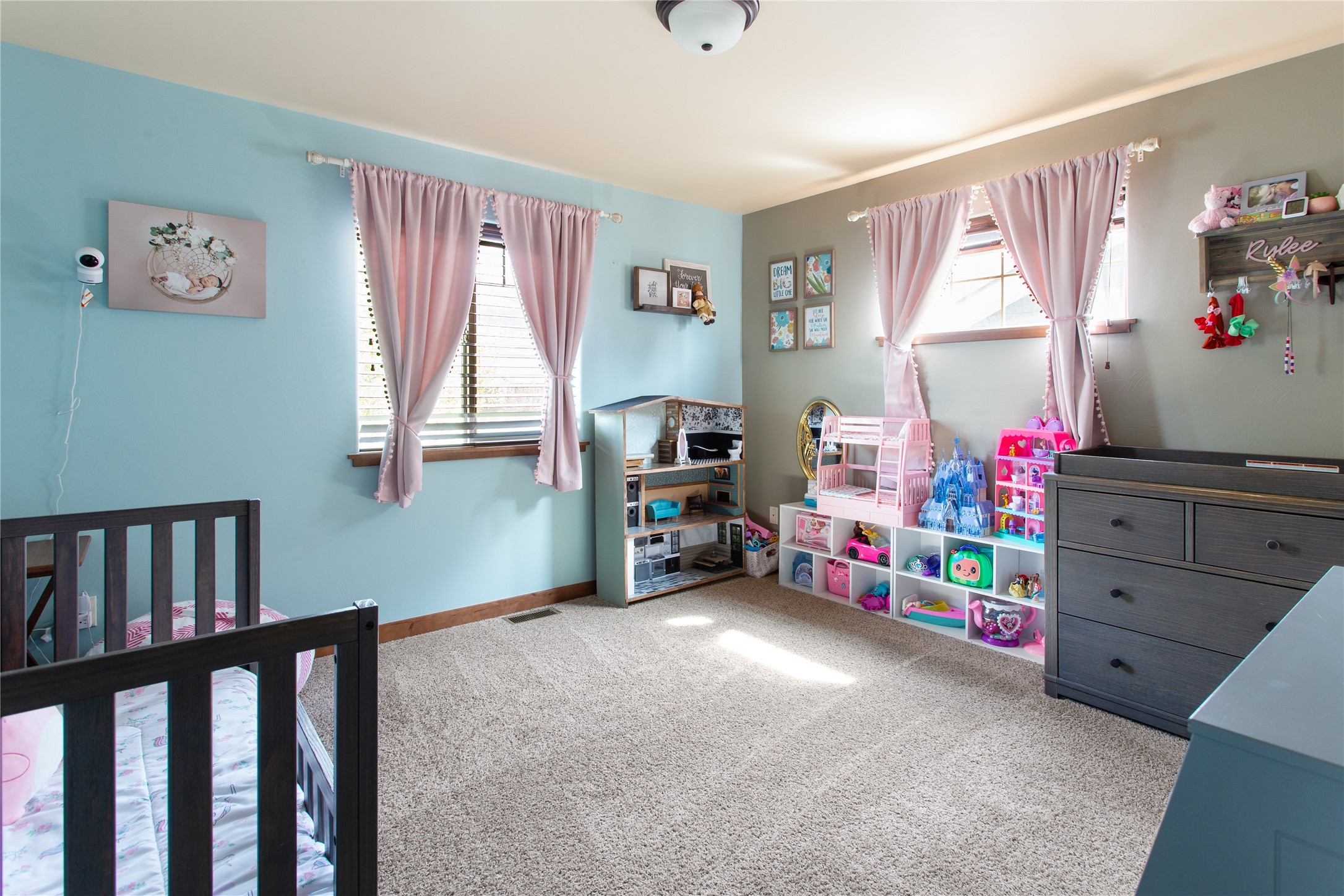 Butte, Montana 59701, United States, 5 Bedrooms Bedrooms, ,3 BathroomsBathrooms,Residential,Active,136738