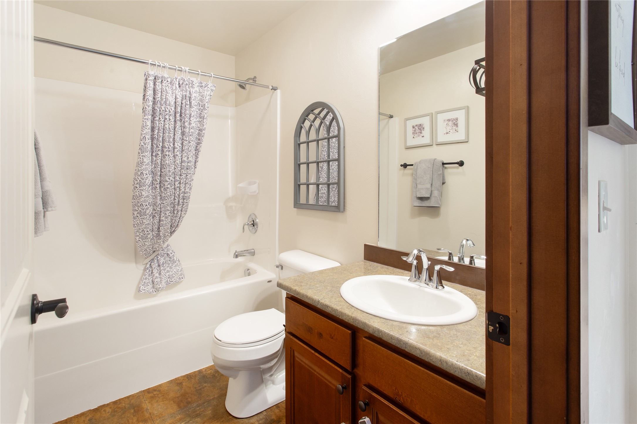 Butte, Montana 59701, United States, 5 Bedrooms Bedrooms, ,3 BathroomsBathrooms,Residential,Active,136738