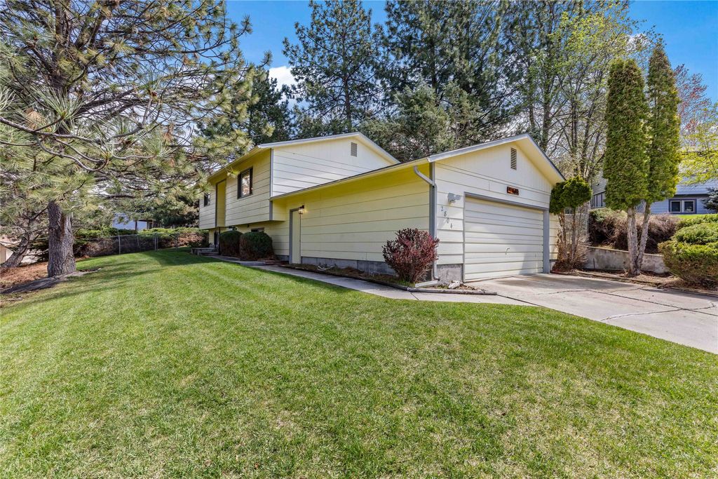 Photo of 2804 Highwood Drive, Missoula, MT 59803 (MLS # 30070092)