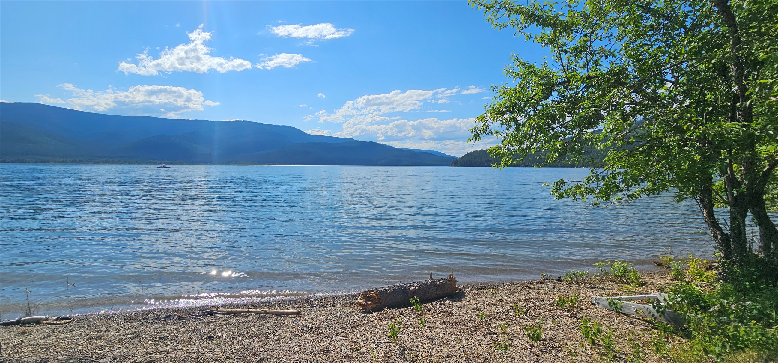 Bigfork, Montana 59911, United States, 4 Bedrooms Bedrooms, ,2 BathroomsBathrooms,Residential,Pending,154381