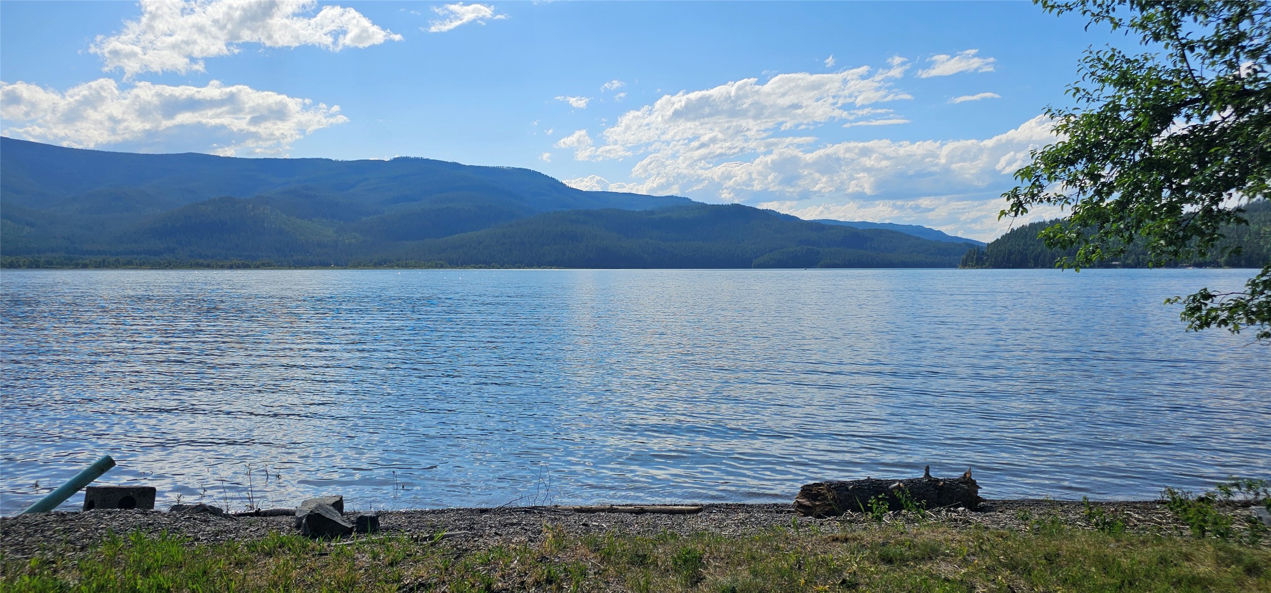 Bigfork, Montana 59911, United States, 4 Bedrooms Bedrooms, ,2 BathroomsBathrooms,Residential,Pending,154381