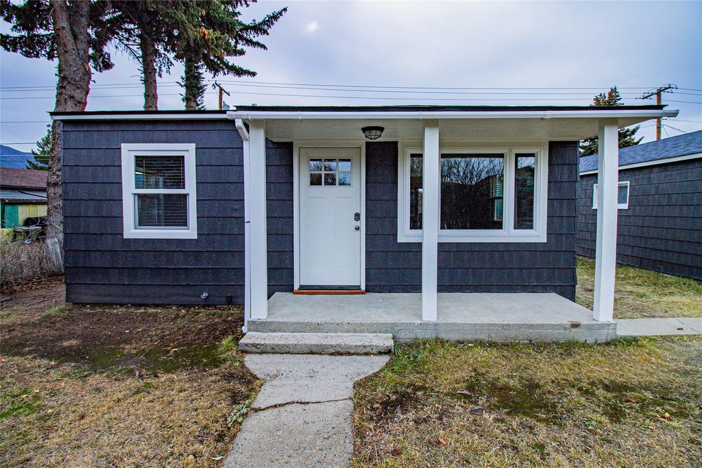 Photo of 2410 Walnut Street, Butte, MT 59701 (MLS # 30060915)