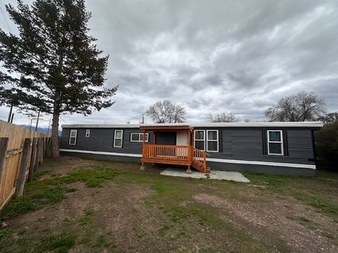 Photo of 2314 Dixon Avenue, Missoula, MT 59801 (MLS # 30068734)