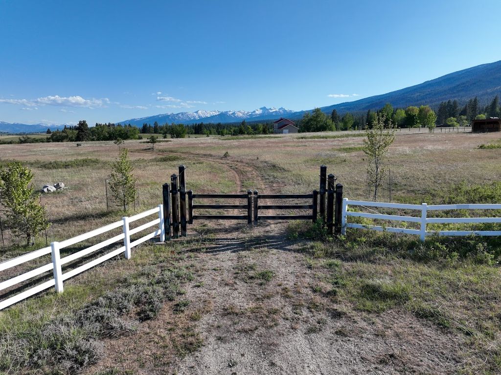 Photo of 257 N Gold Creek Loop, Hamilton, MT 59840 (MLS # 30054457)