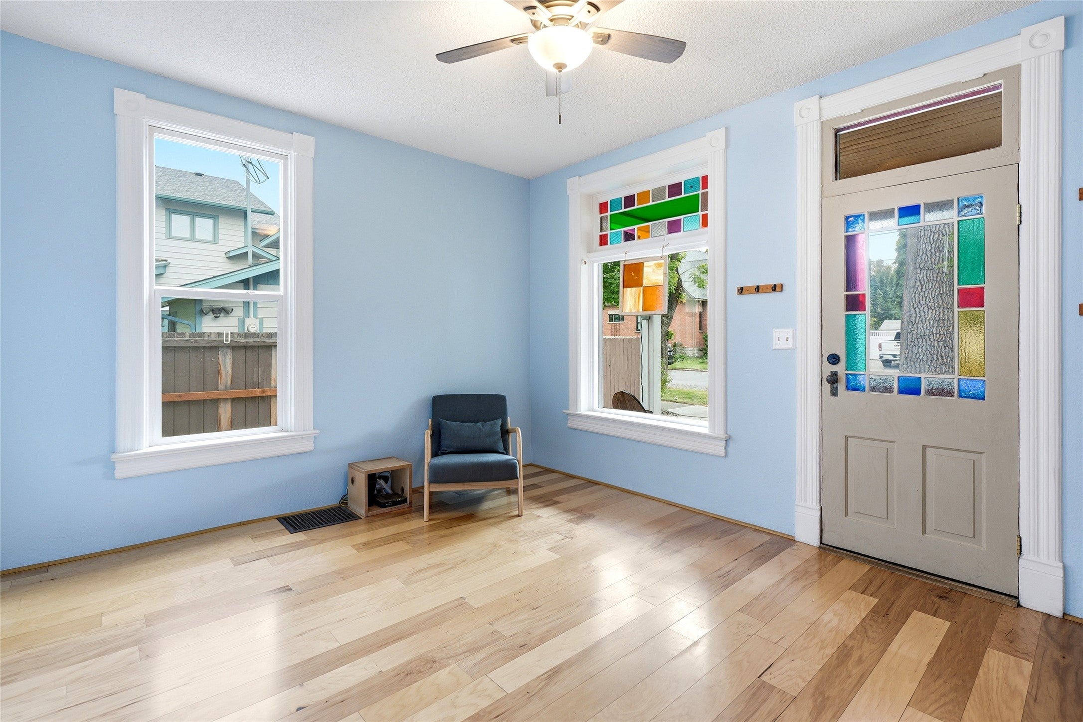 327 3rd Street E